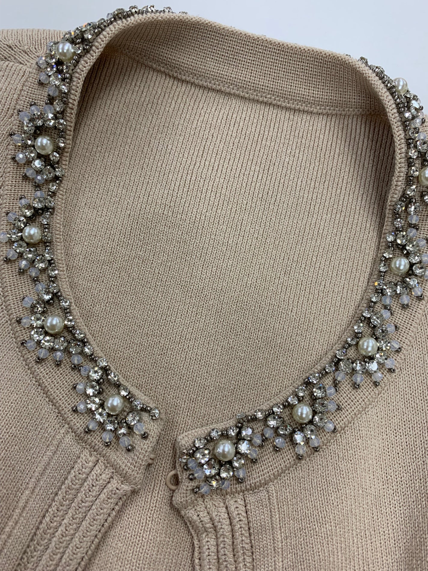 アマカ ビジューニットボレロ V5N-72-440-40 カーディガン 40 ベージュ ITS8C7FAHYP0