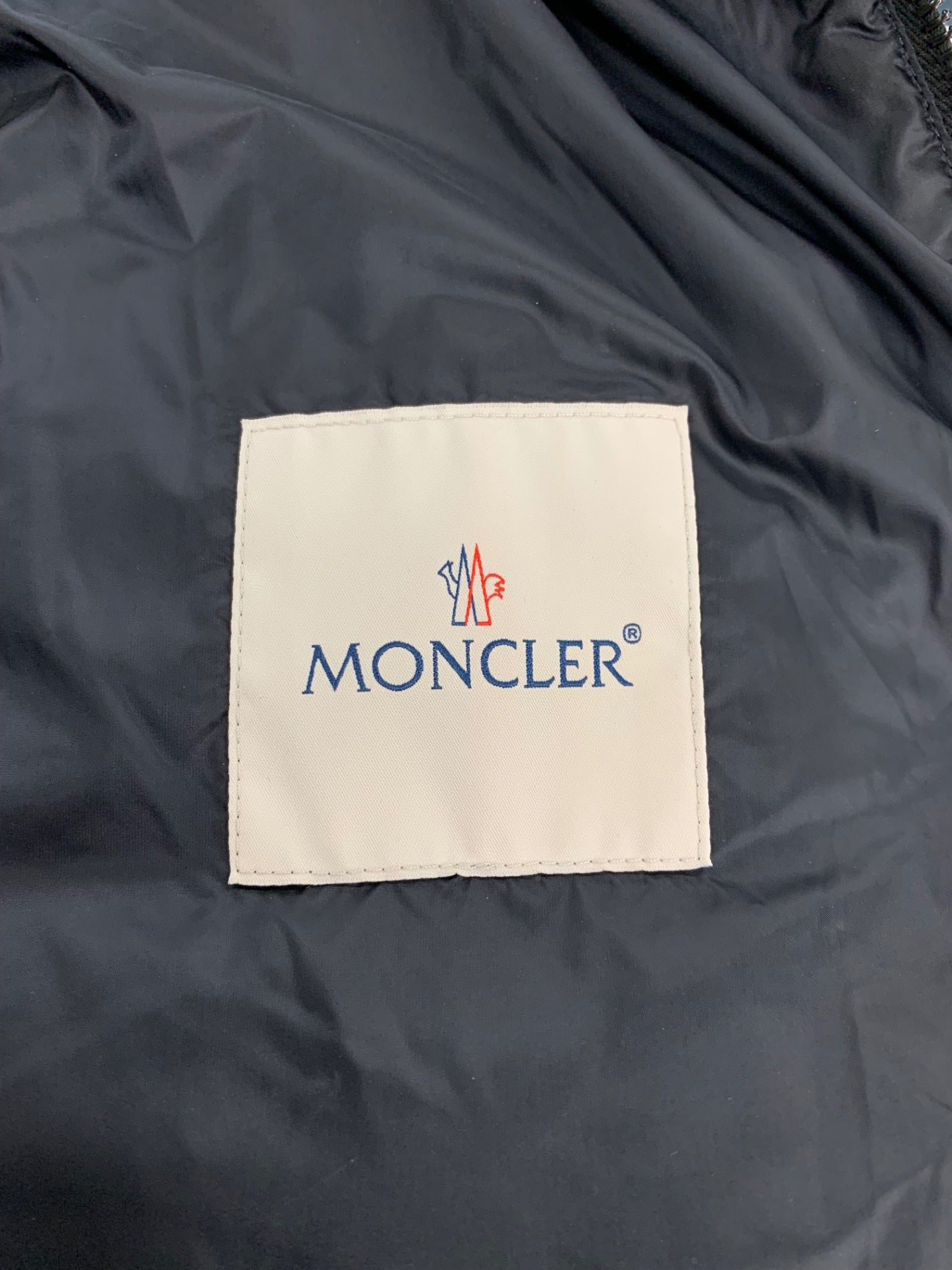 モンクレール BARROUDE GIUBBOTTO H20931A0002659632 ダウンジャケット 00 ブラック スタッズ ‘22 ITIADPCKXNQ2