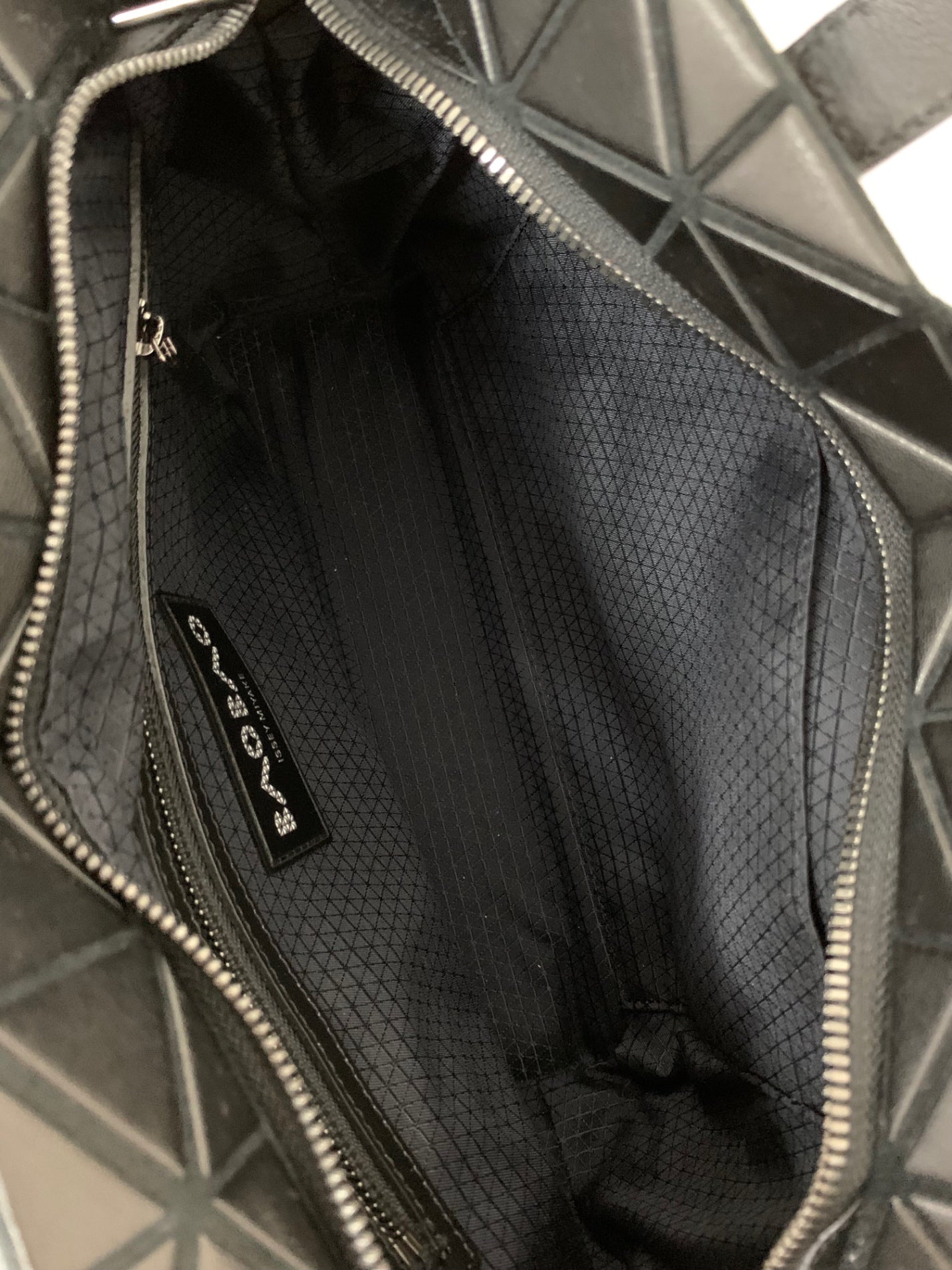 バオバオイッセイミヤケ BB56AG205 トートバッグ ブラック TONNEAU MATTE トノーマット ITT5PHCF17RW