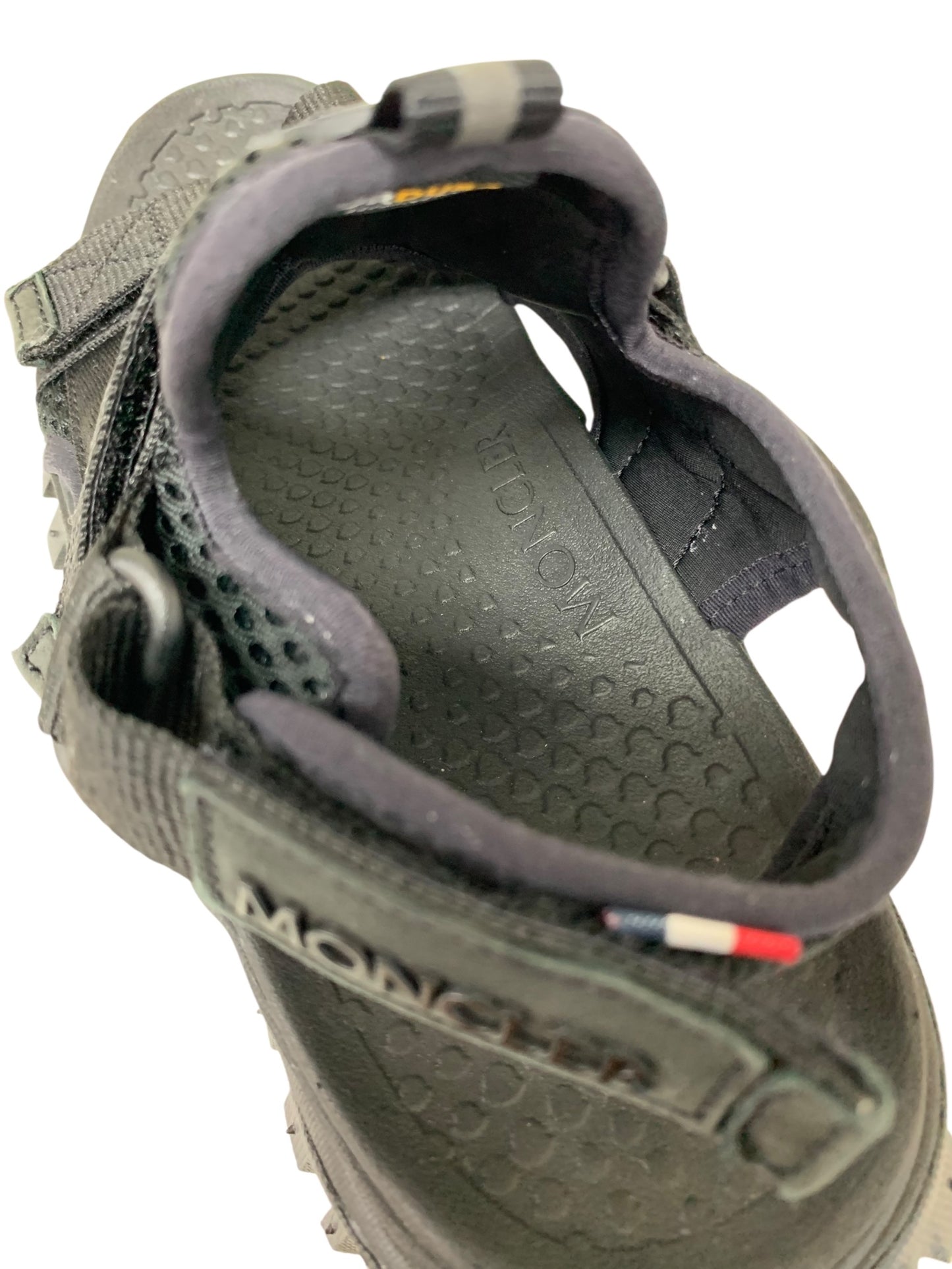 モンクレール Trailgrip Velaサンダル 36 ブラック IT7ION66H6C0 【SALE】