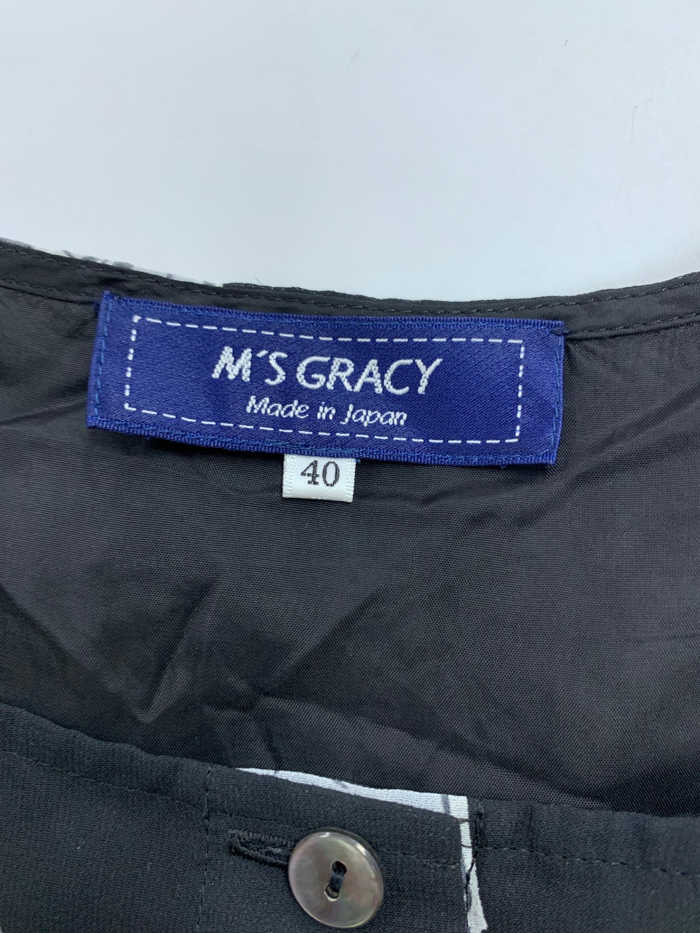 エムズグレイシー 111319 オールインワン 40 ブラック モチーフ柄 フロントボタン ITQ2JNRQSLIG