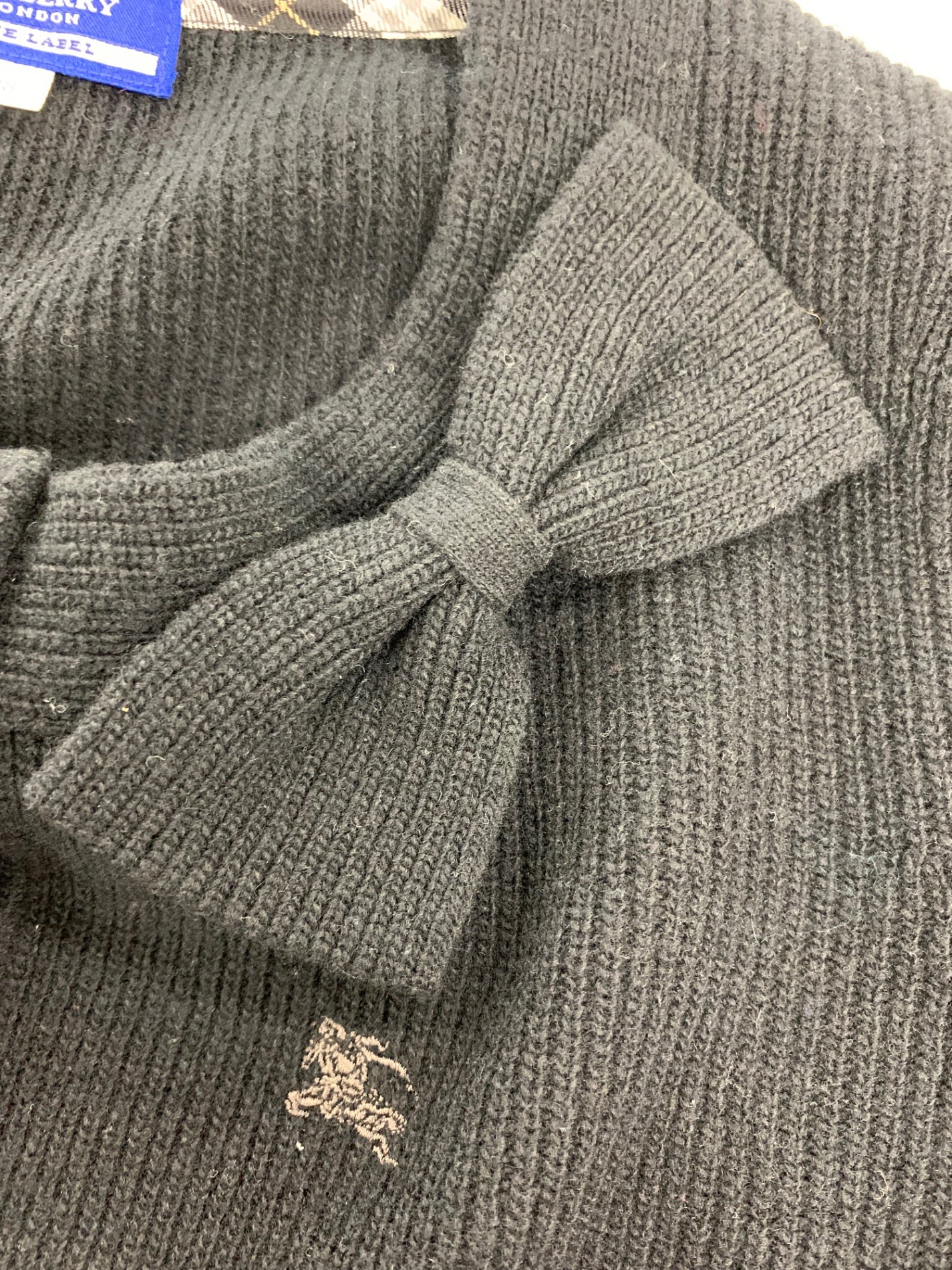 バーバリーブルーレーベル E1N35-422-09 カーディガン 38 ブラック ウール混 リボンブローチ付き ITX08HOWSUNQ