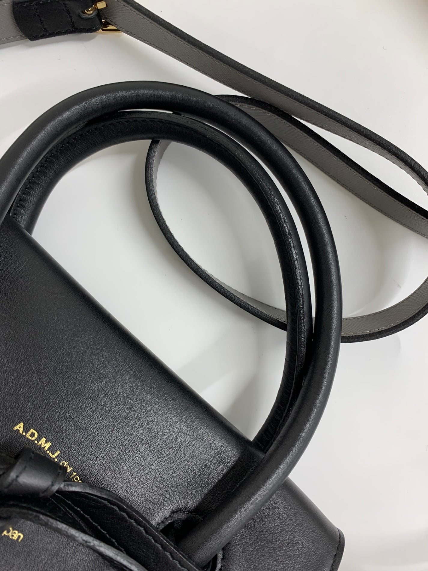 エーディーエムジェイ トートバッグ ブラック フラップ ショルダー 2way レザー ITINNADZE519