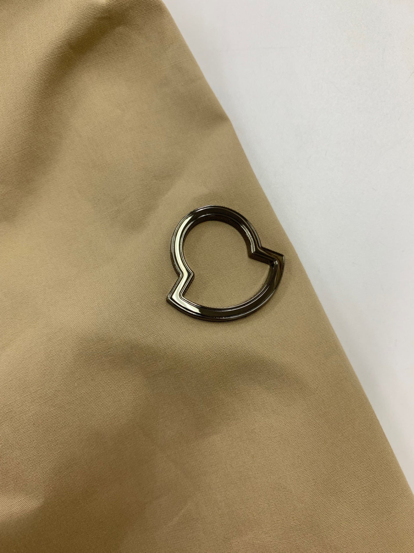 モンクレール EBIHENS LONG COAT F20931D51980 トレンチコート 00 ベージュ インナーダウンベスト付き 2WAY プリーツ IT1CW4KZVALE 【SALE】