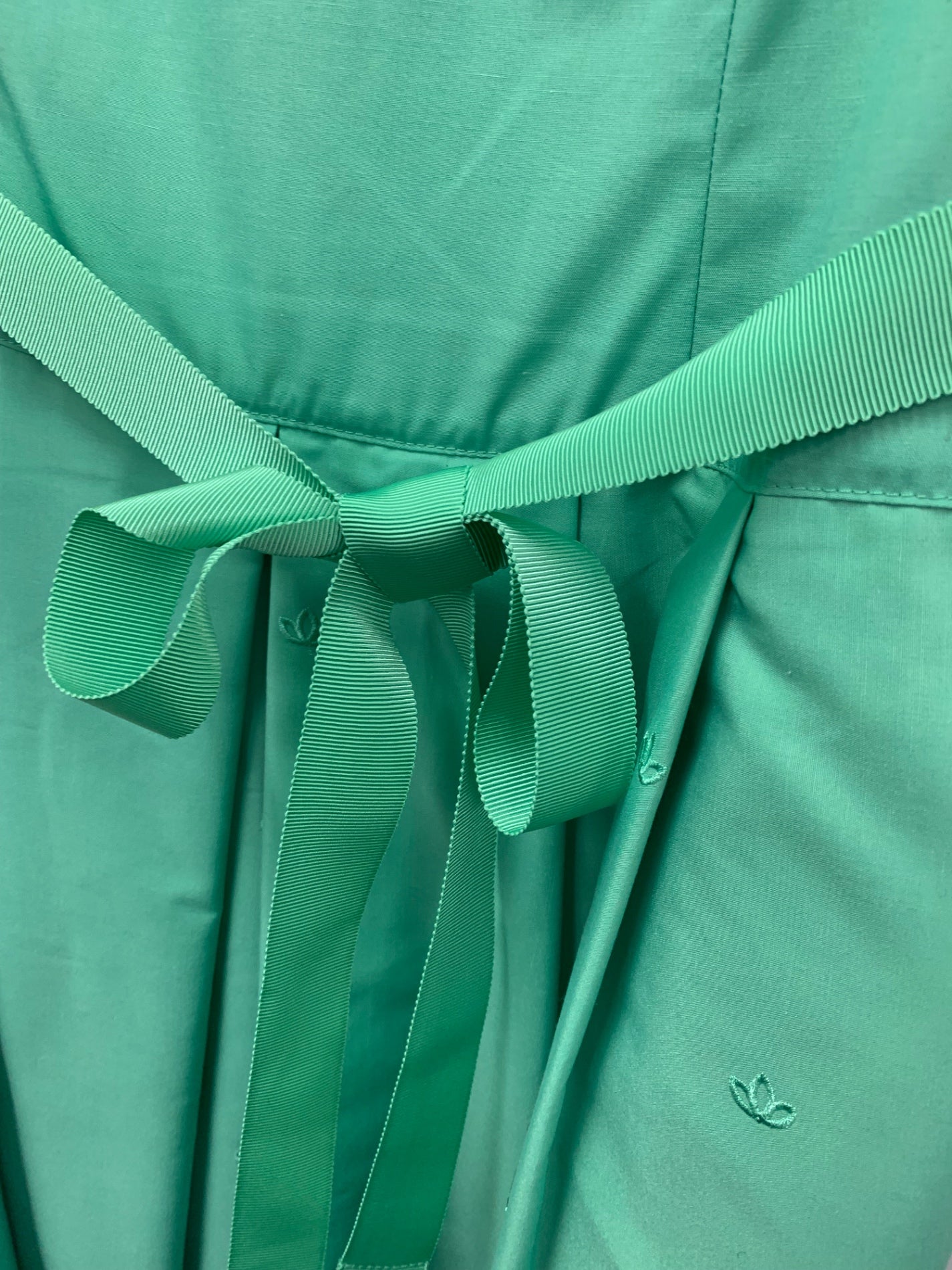 エムズグレイシー 裾刺繍タックワンピ―ス 411349 38 グリーン IT24K4RCW7PC