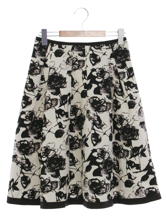 エムズグレイシー 0598 スカート 38 ホワイト フラワーモチーフ 水彩画風 ITAFOX8A7LQA