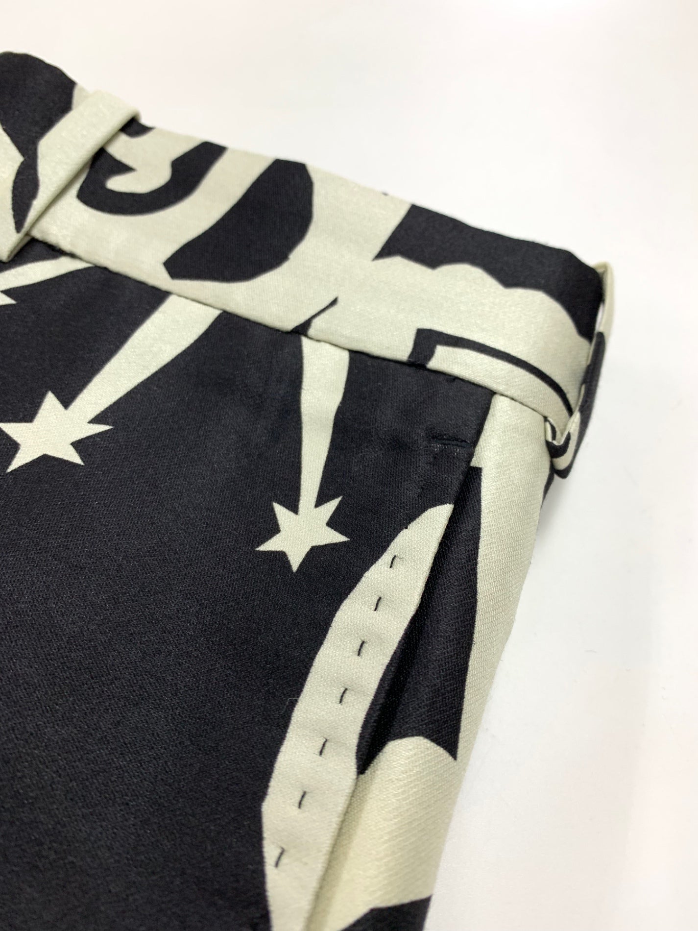 アレキサンダーマックイーン C-JP54-2021-275-0459 666206 パンツ 46 ブラック ITEIBMAKRV9O