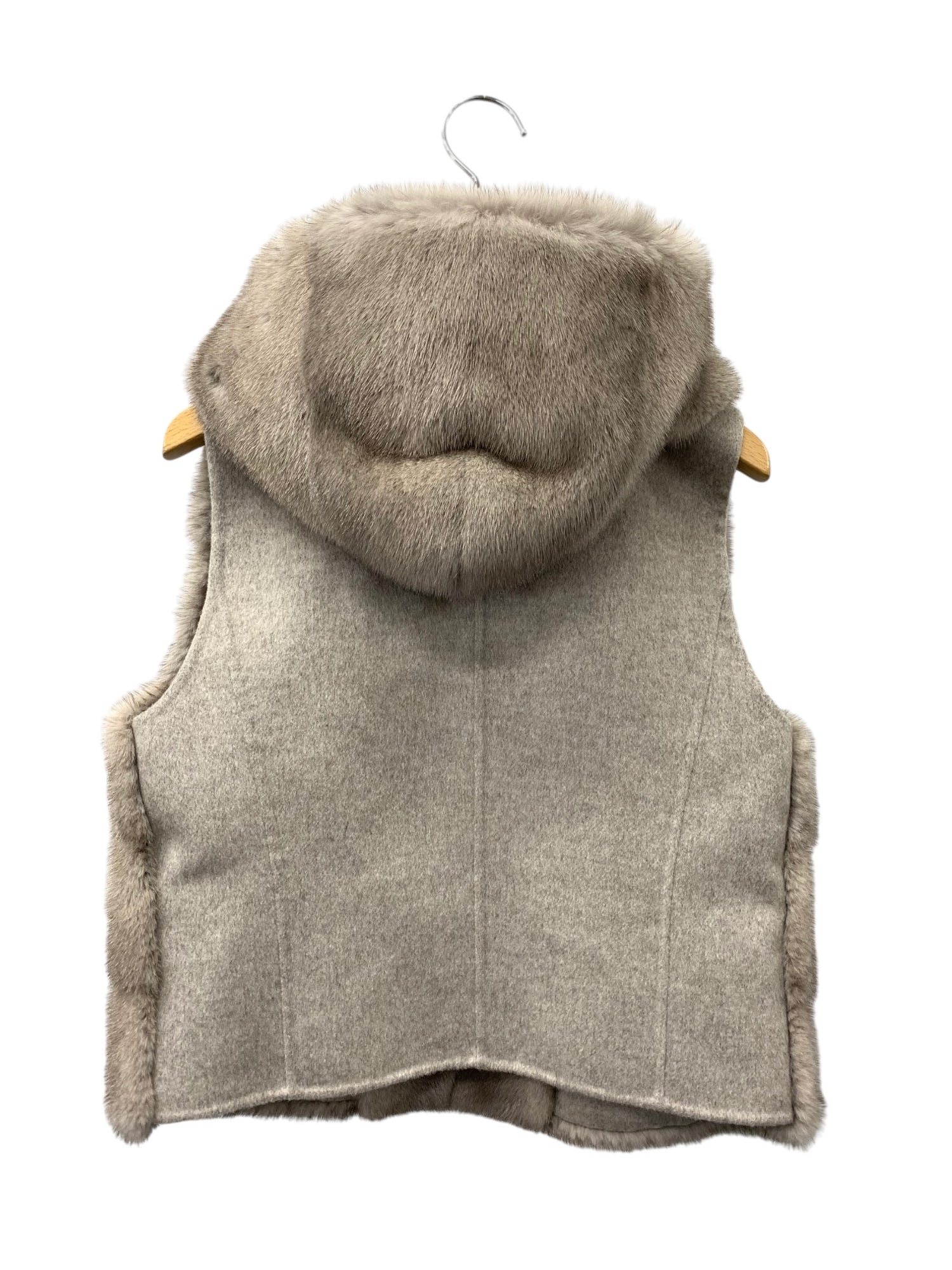 フォクシーブティック Hoodie Puff 37282 リバーシブルファーベスト 38 ベージュ 2020年増産品 |  中古ブランド品・古着通販ビープライス