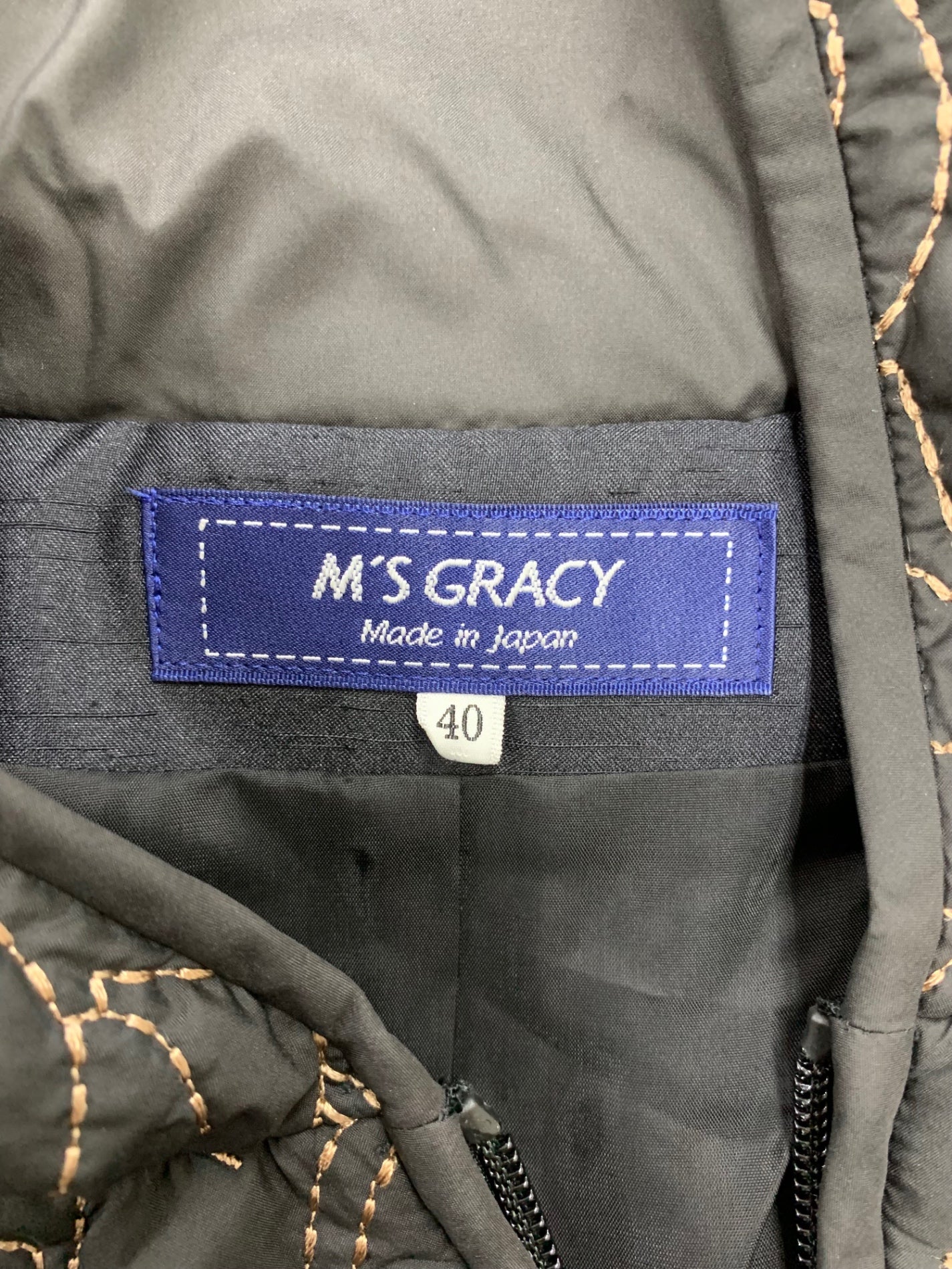 エムズグレイシー 114608 ブルゾン 40 ブラック ロゴ刺繍入り ITE91EZ44KCO