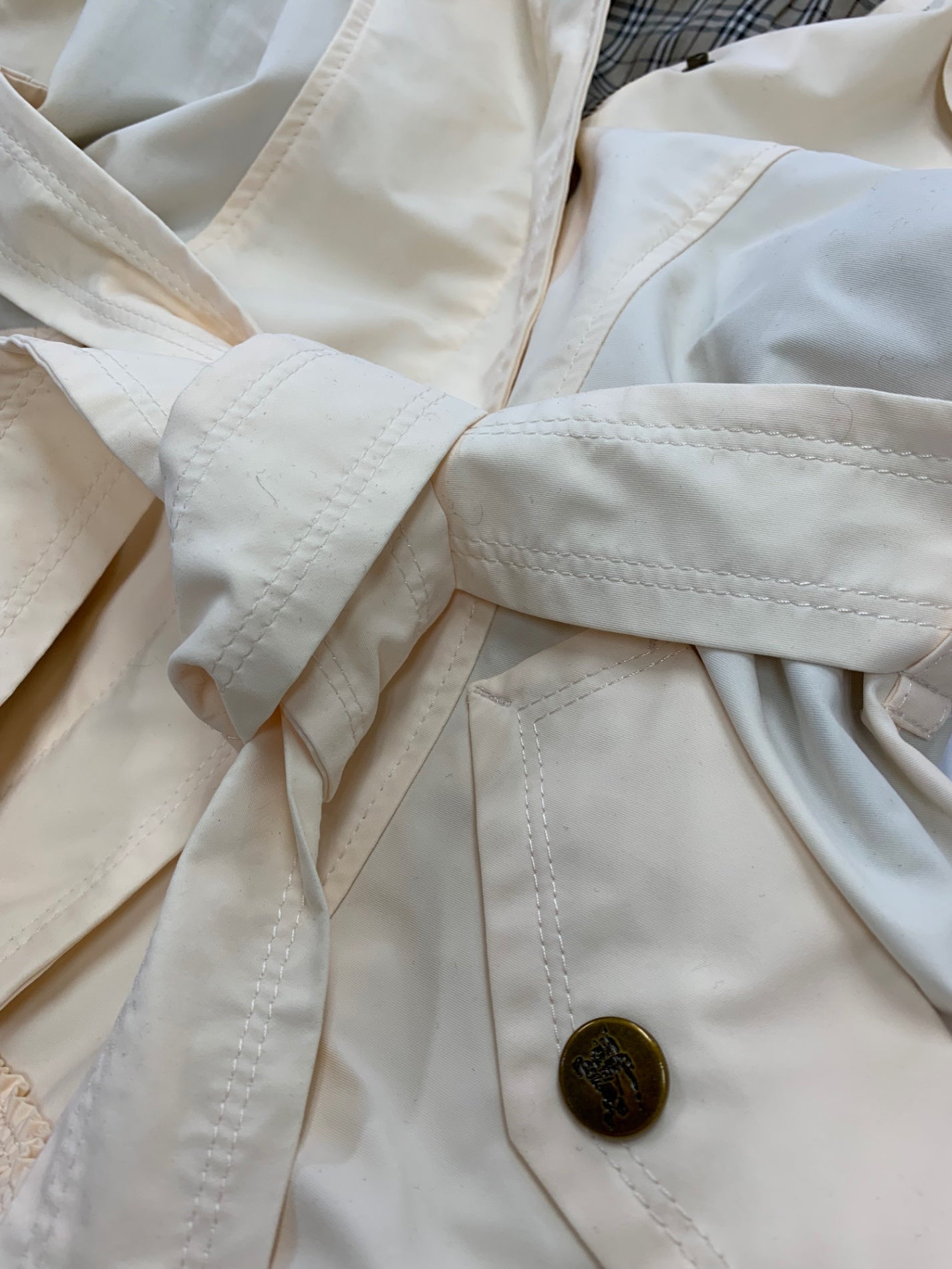 バーバリーブルーレーベル E1A20-536-02 トレンチコート 38 アイボリー フリル ギャザー ITBNM6E95QCK