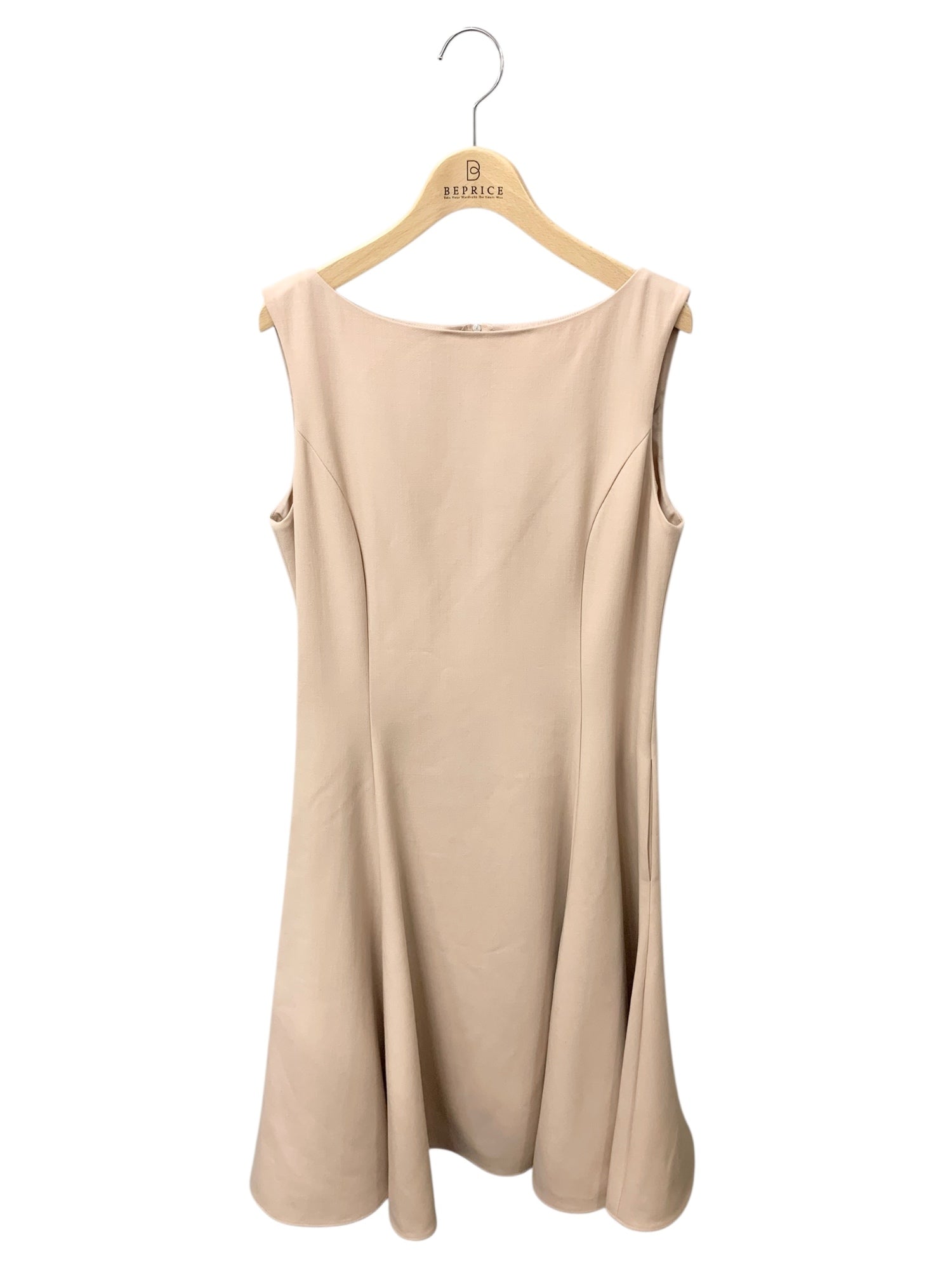 定価17万✨2023年 フォクシー Dress Martini ワンピース フォクシーブティック Dress Martini 43976 ワンピース 42 ベージュ