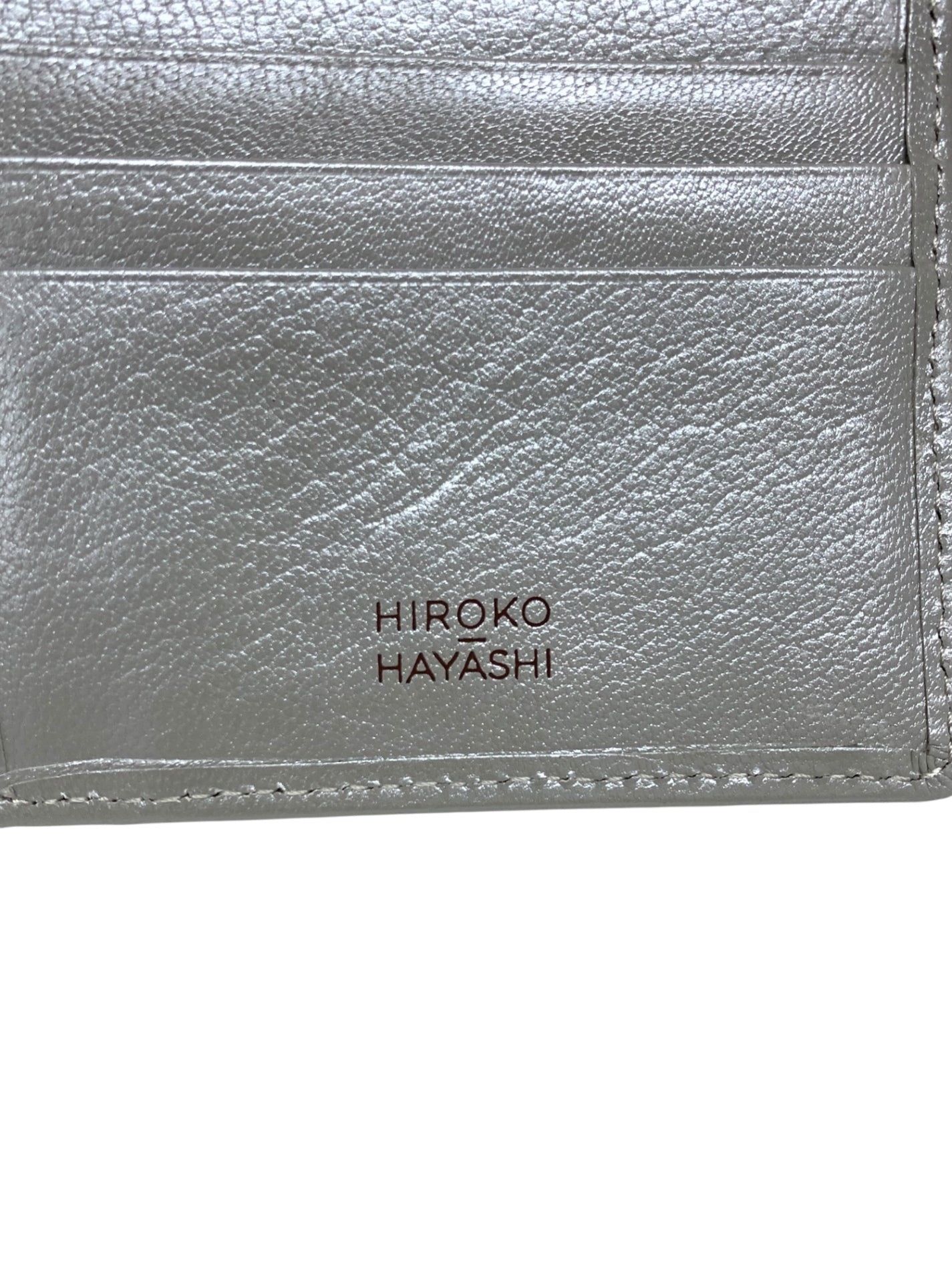 ヒロコハヤシ 709-11952 二つ折り財布 シルバー レザー IT59CFSBHDZ4