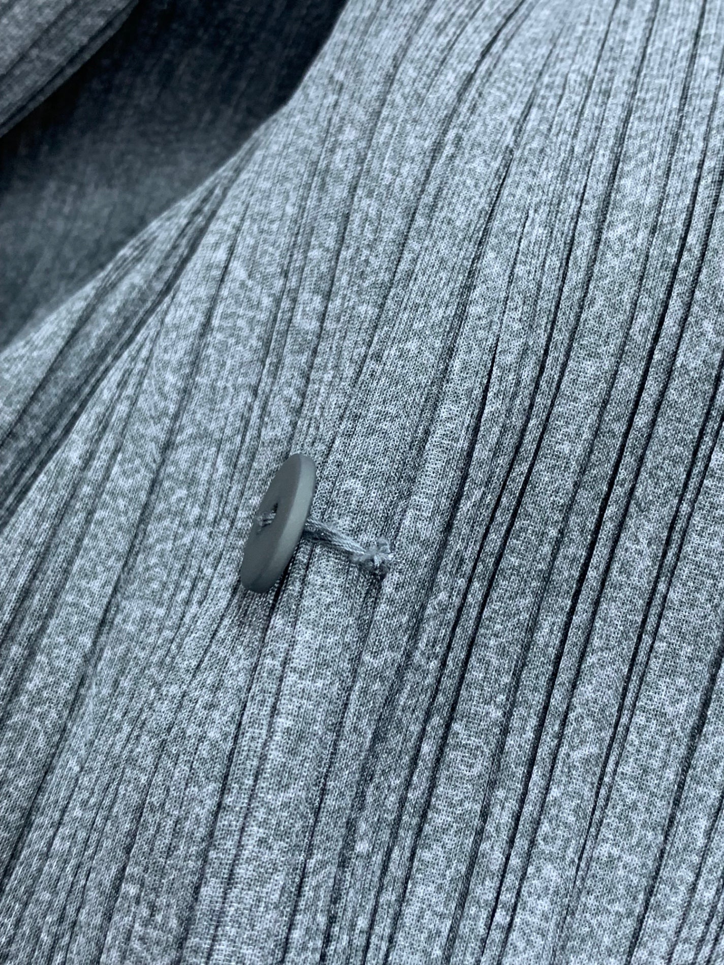 プリーツプリーズイッセイミヤケ PP31-JO155 カーディガン 3 グレー ITMSWZZ8QE7A