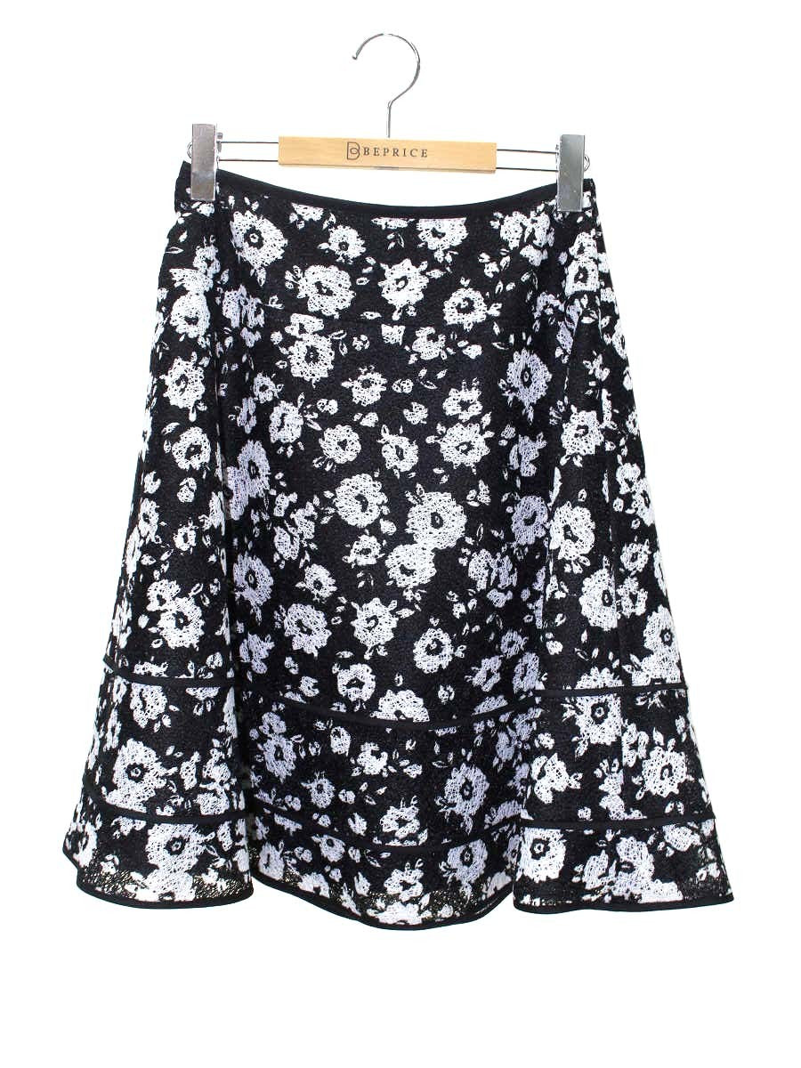 トゥービーシック W5S81-790-09 スカート 40 ブラック フラワーモチーフ ITU3JCAZNGMI