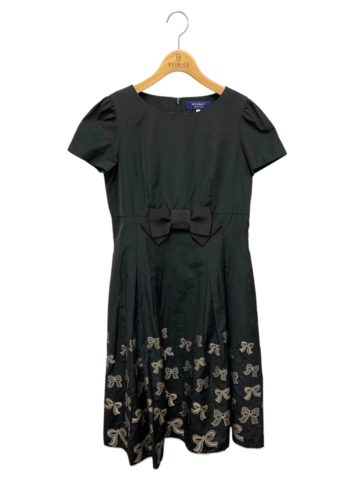 美品 M'S GRACY フラワーモチーフ 刺繍 ワンピース ブラック 38 M'S GRACY フラワーモチーフ 刺繍 ワンピース ブラック 38 M´S