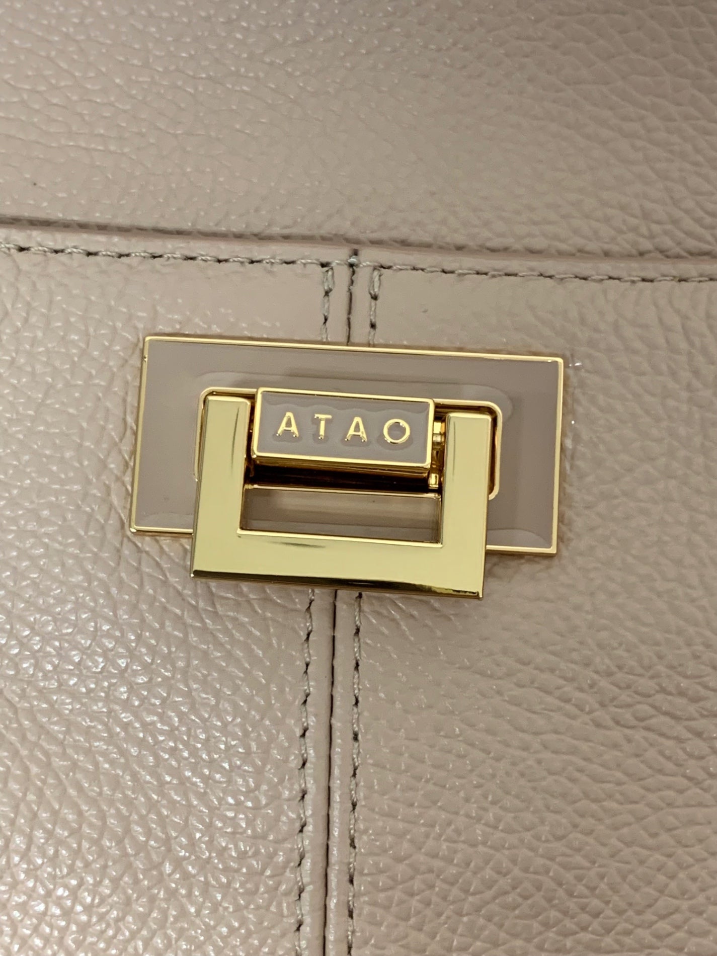 アタオ WEEKEND ショルダーバッグ ベージュ ウィークエンド ITHNBC0W4KNC