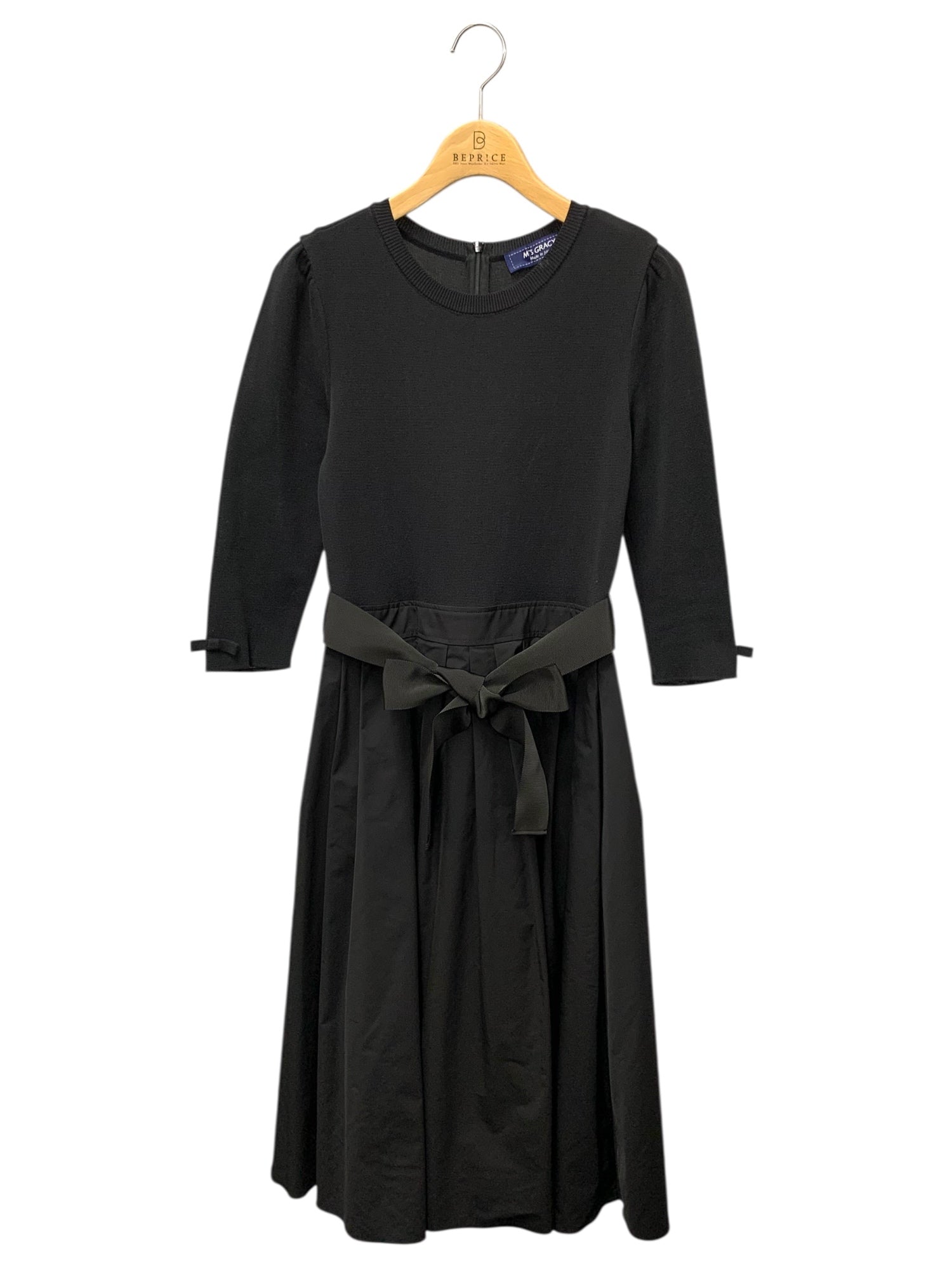 新品エムズグレイシー 新作シャリ感のある黒地にチェックのワンピース