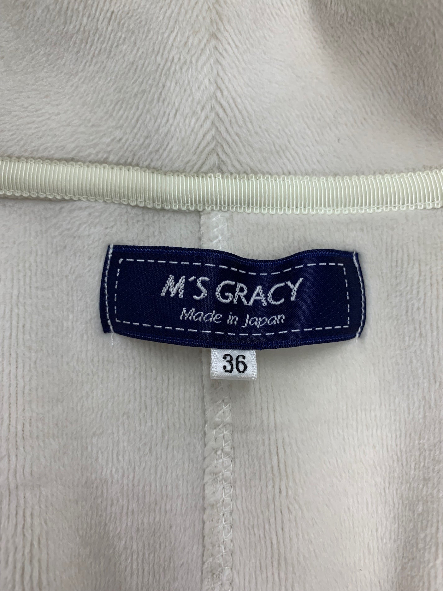 エムズグレイシー ボンバーヒートハーフジャケット 114514 パーカー 36 アイボリー フリル IT98JNG6EQ6L