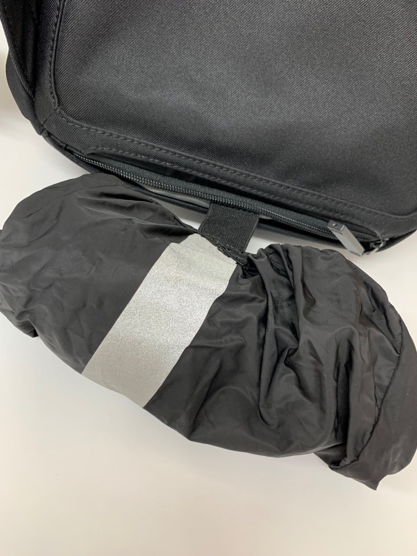 トゥミ TAHOE アズテック コンパクト 798654DE バックパック ブラック ITND5OKPX8VY