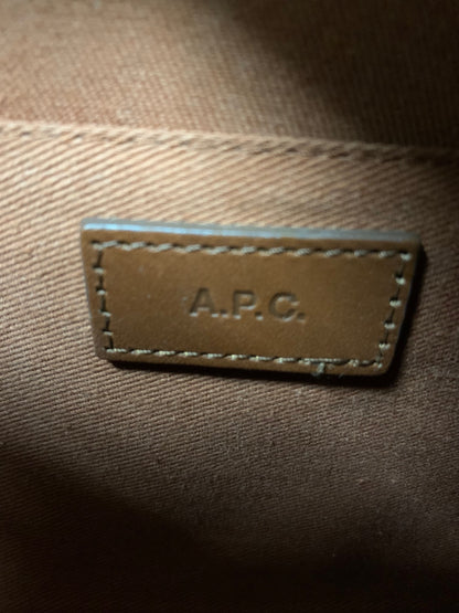 アーペーセー ショルダーバッグ ブラウン DEMI LUNE ハーフムーン レザー ITP8ZK5OVOI8 【SALE】