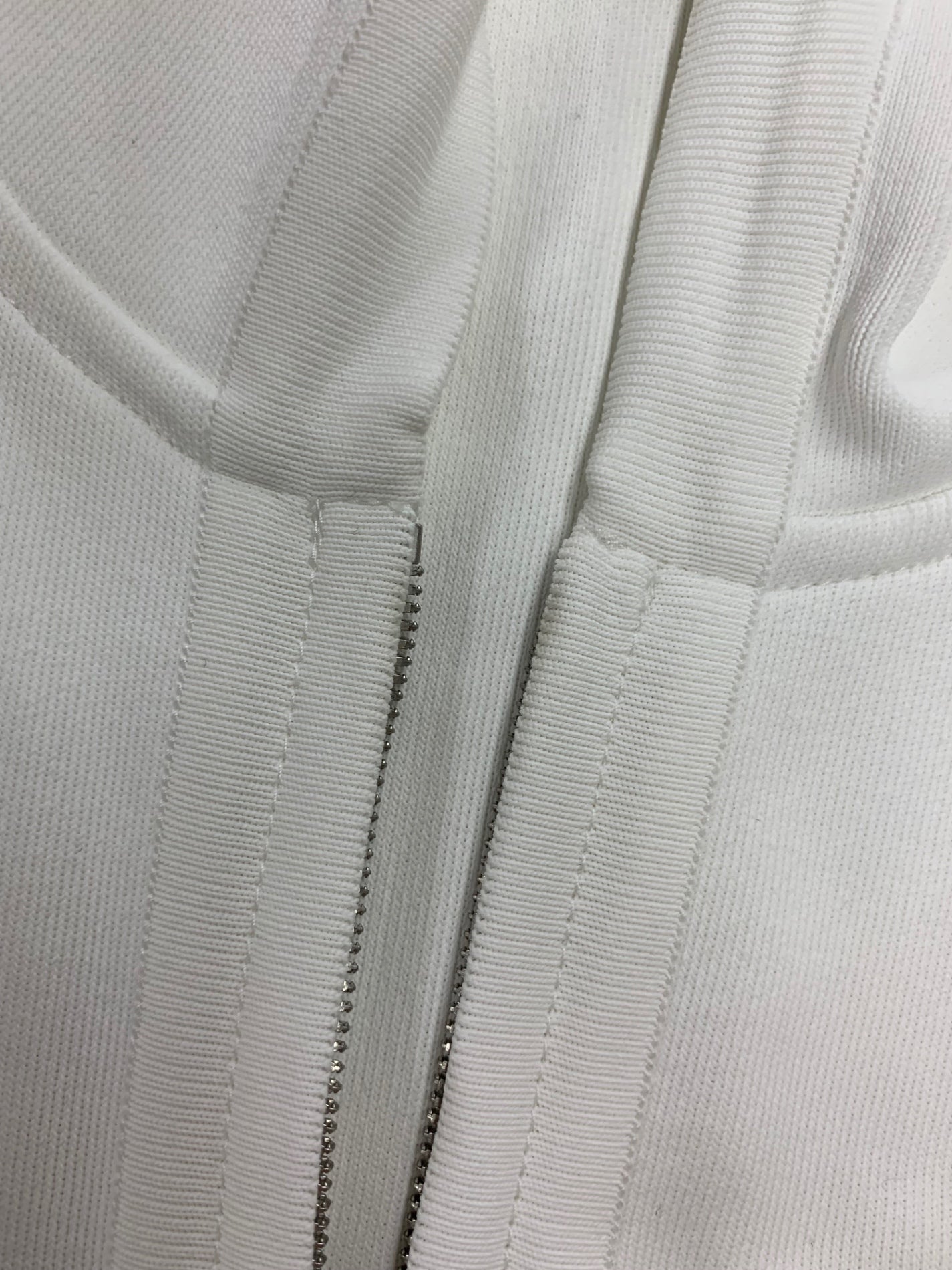 フォクシーパーカーホワイト　40 フォクシーニューヨーク CARDIGAN ALIGN 44438 パーカー 40 ホワイト