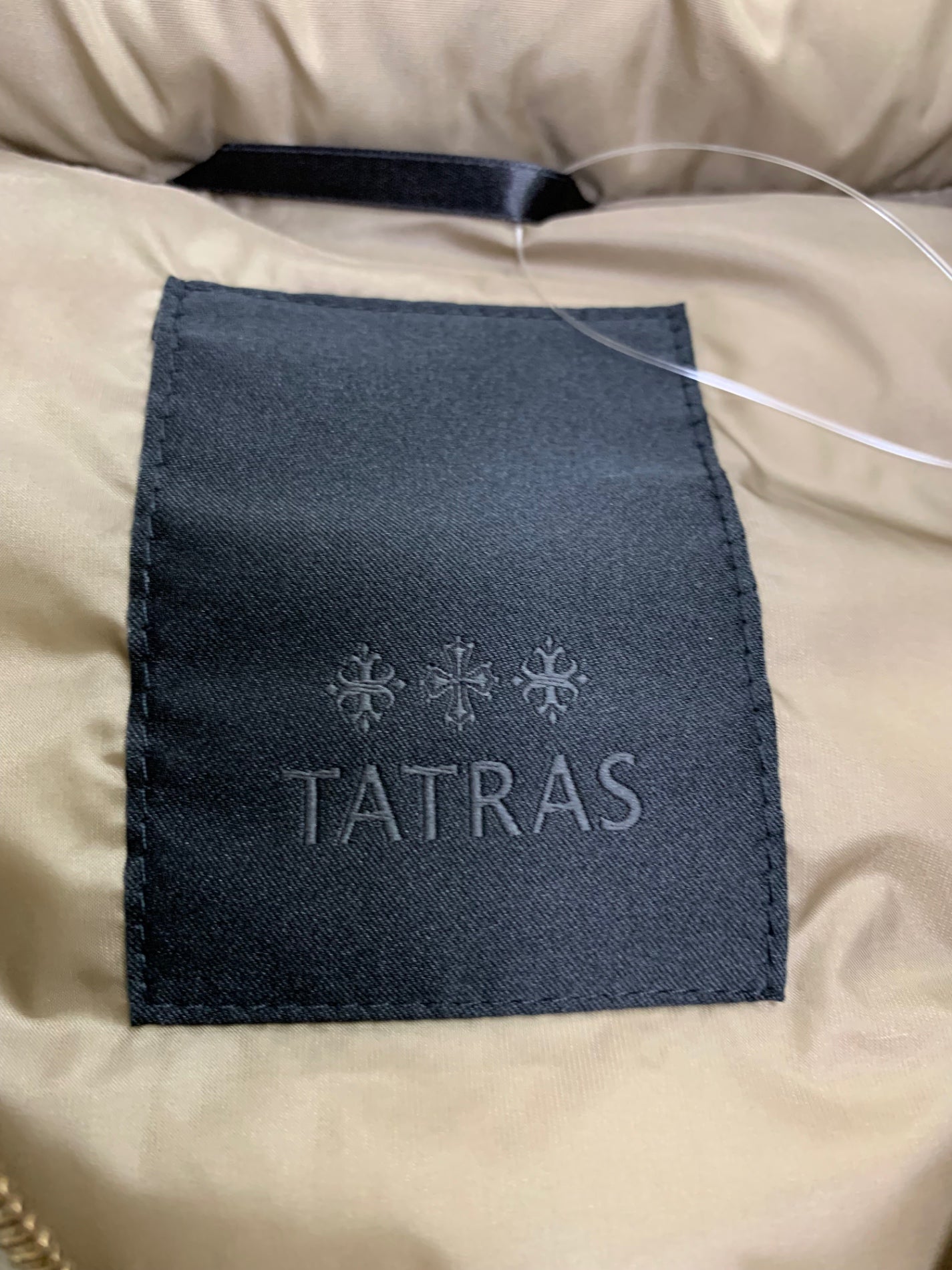タトラス LTAT20A4695-D ダウンベスト 01 ベージュ ラクーンファー IT8FSCIOF0L0