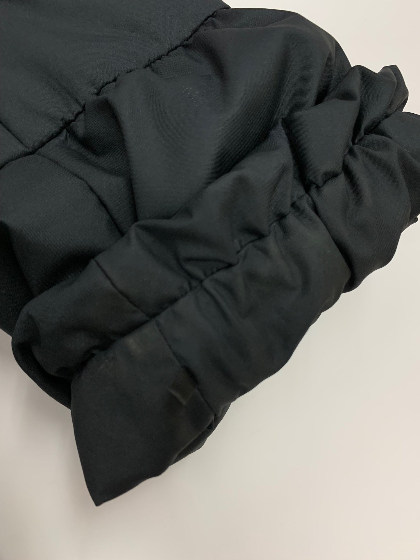 トゥービーシック W7A52-435-09 ダウンコート 46 ブラック フリル IT53DBF4D5S0