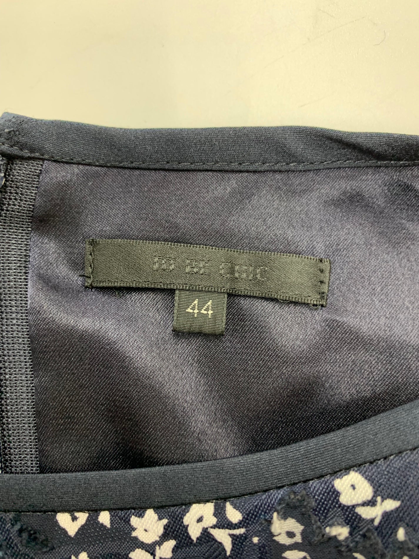 トゥービーシック W7J30-685-28 ワンピース 44 ネイビー フラワーモチーフ ITZP2QV4ZNG0 【SALE】