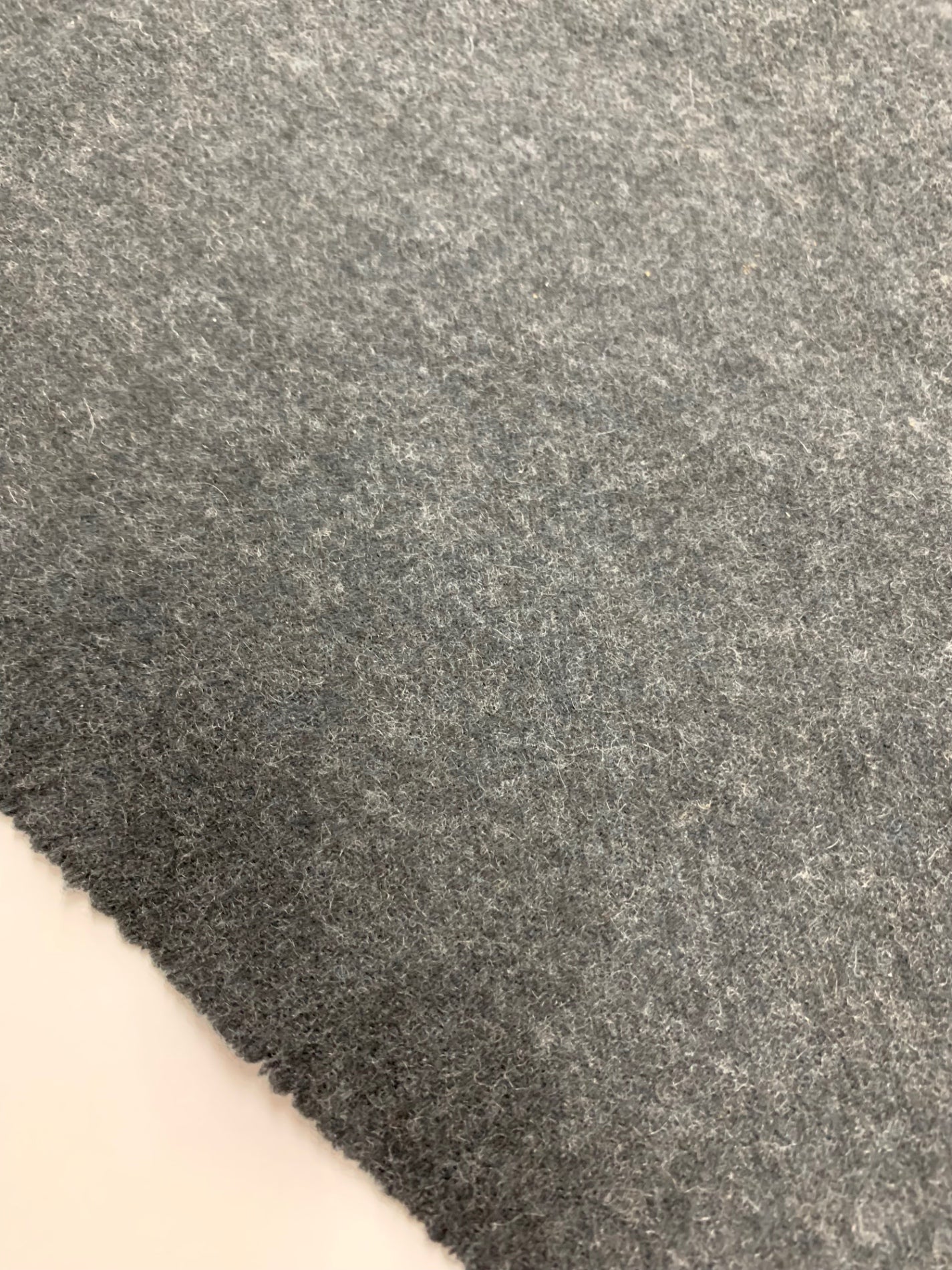 ジョンストンズ マフラー チャコール カシミヤ 180×25cm ITHTLAV2KKKK