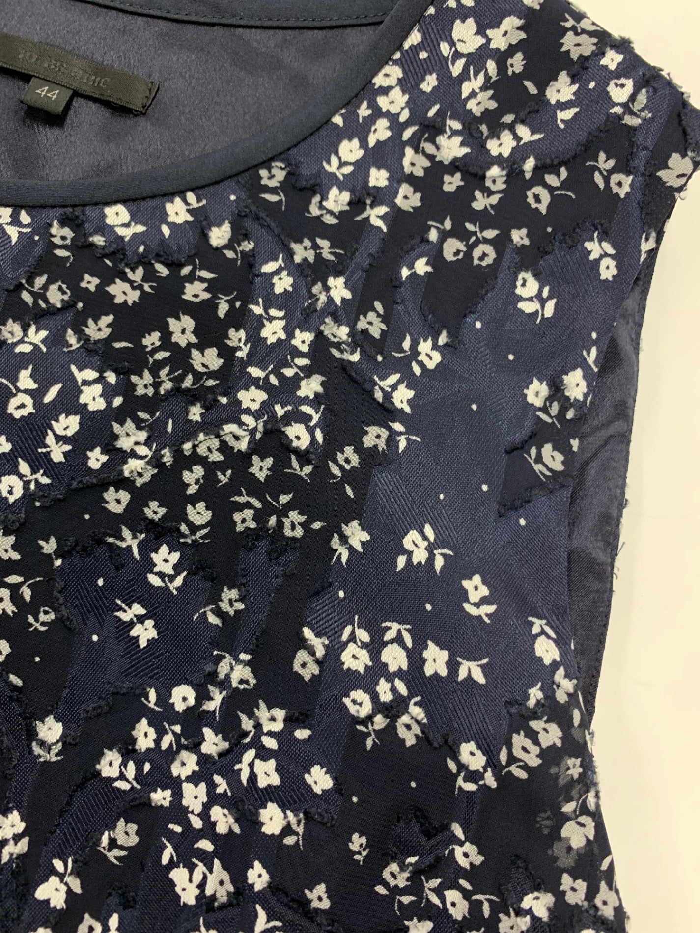 トゥービーシック W7J30-685-28 ワンピース 44 ネイビー フラワーモチーフ ITZP2QV4ZNG0 【SALE】