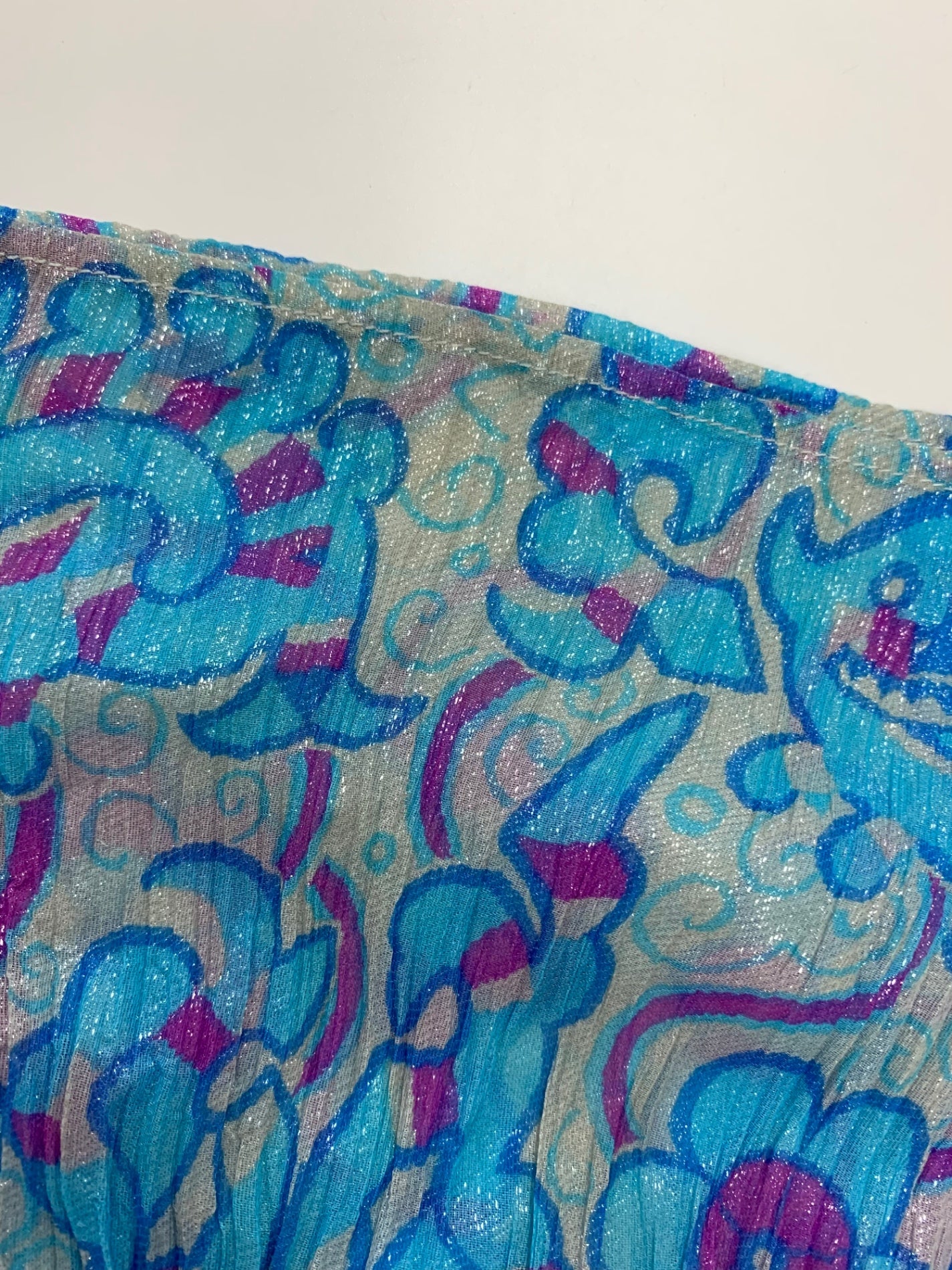 イッセイミヤケ IM12FJ977 プルオーバー 2 ブルー ボトルネック シアー ラメ ITDGN2EH5AZW 【SALE】