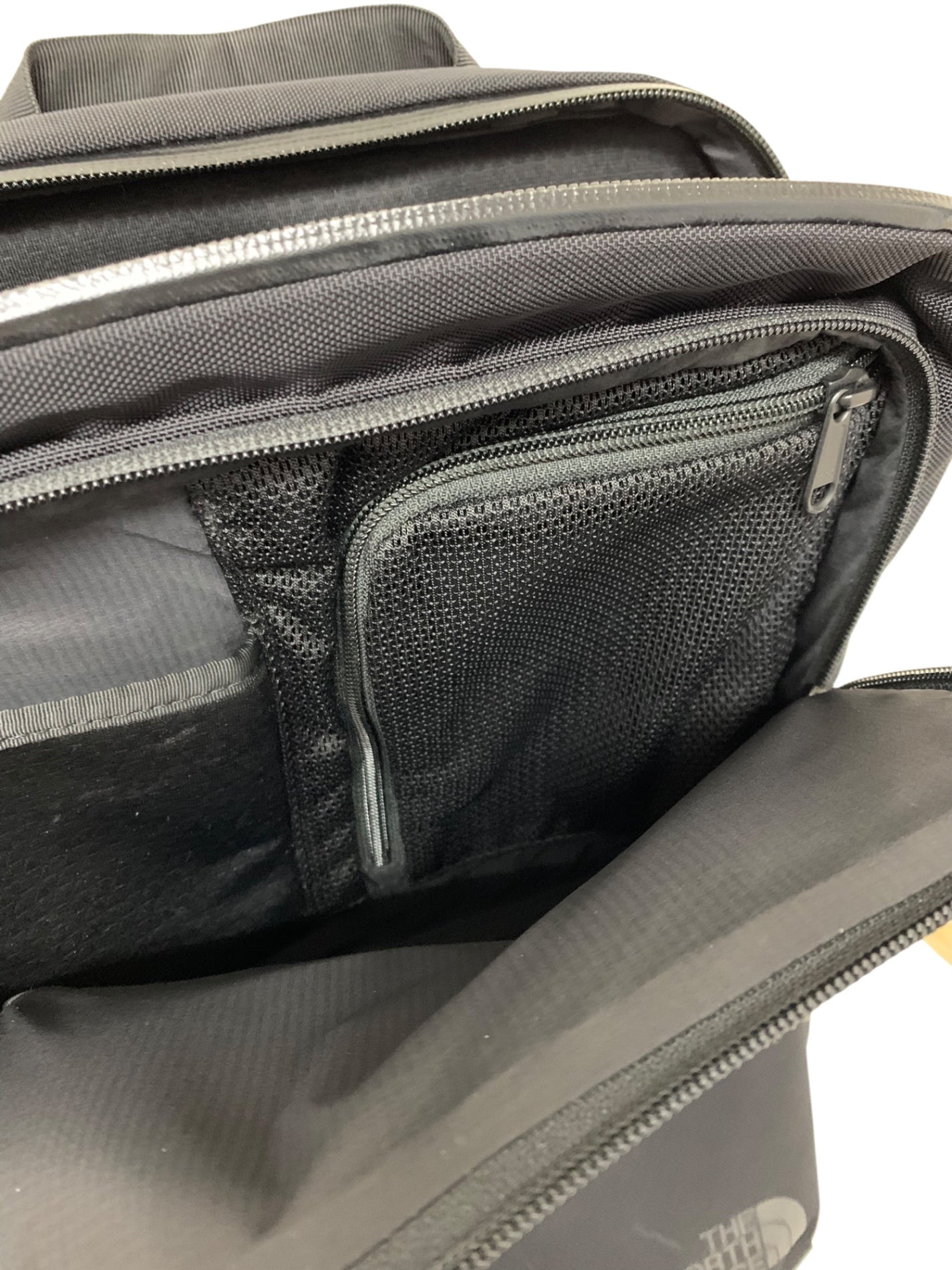 ノースフェイス SHUTTLE DAY PACK SLIM 18L シャトル デイパック