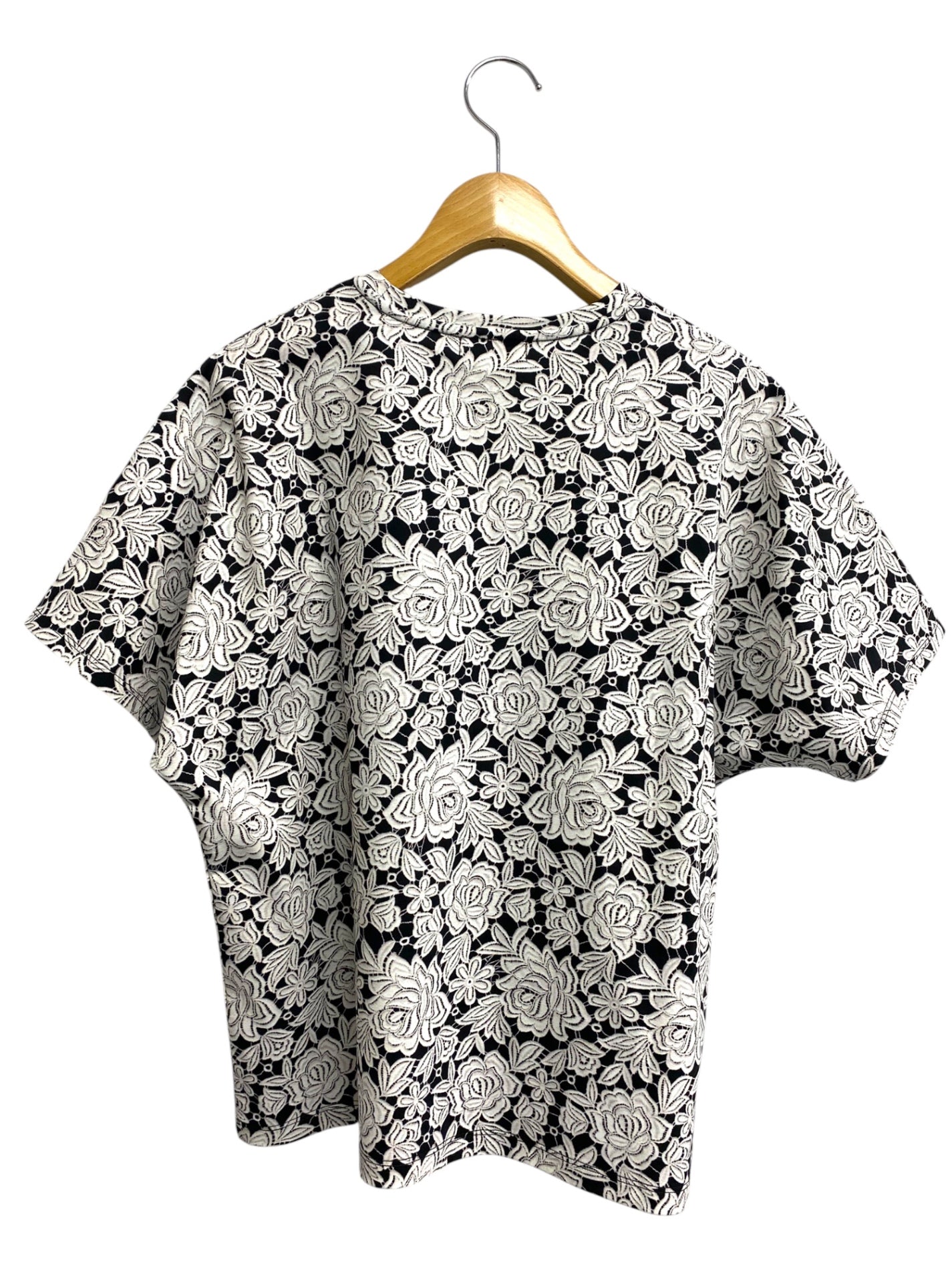 アミカ キッズ AM222C-AW05 Tシャツ F ブラック フラワーモチーフ ITUTNVY1RV2O