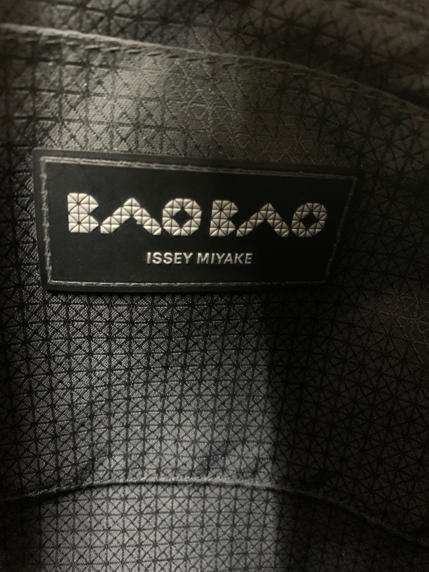 バオバオイッセイミヤケ ROW METALLIC BB93-AG463 ショルダーバッグ グレー ITZY2ZUPVVEC