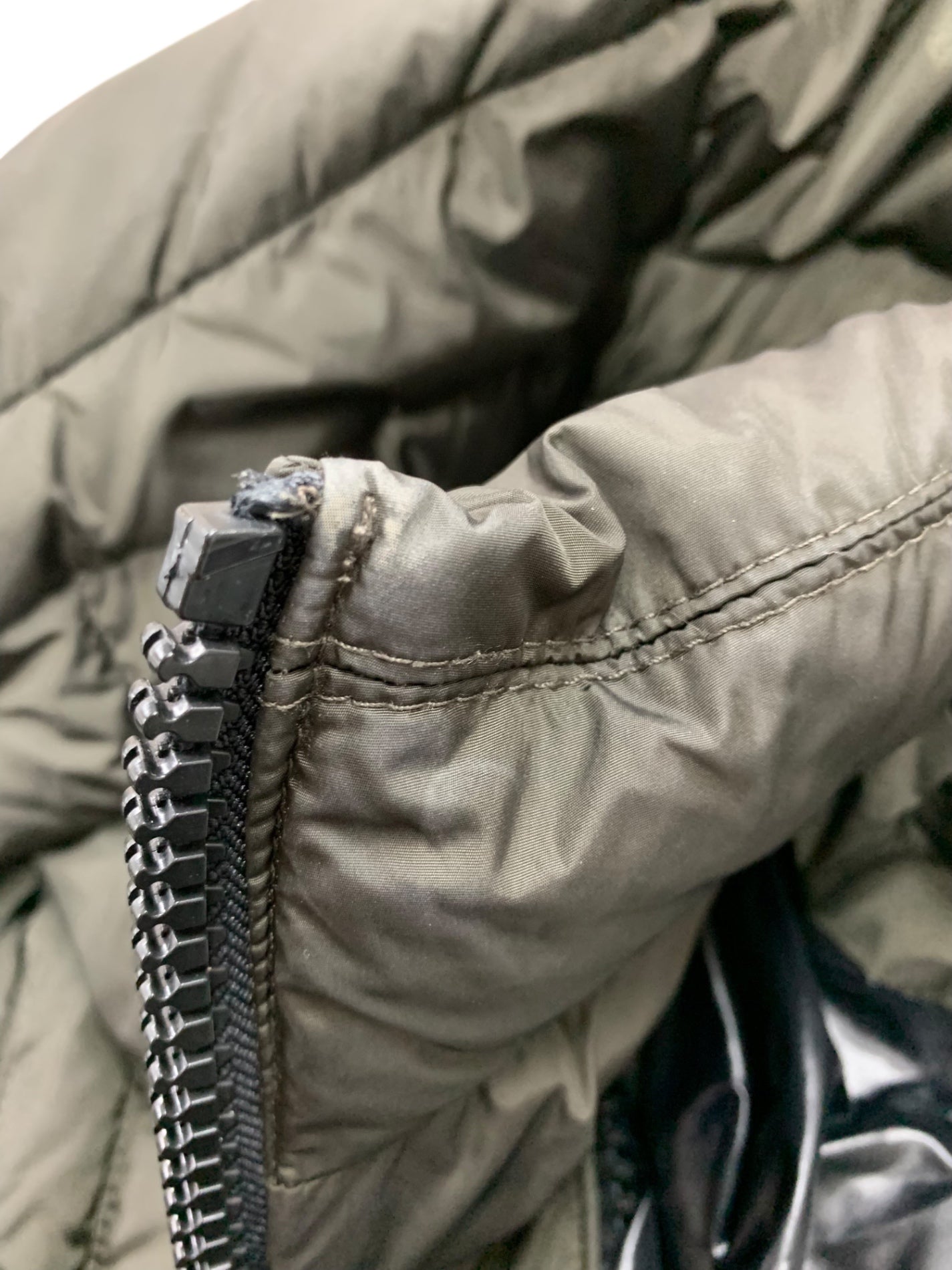 モンクレール CYROSELLE 120934993305 ダウンコート 1 カーキグリーン ダブルジップ ITKWXBY68T48 【SALE】