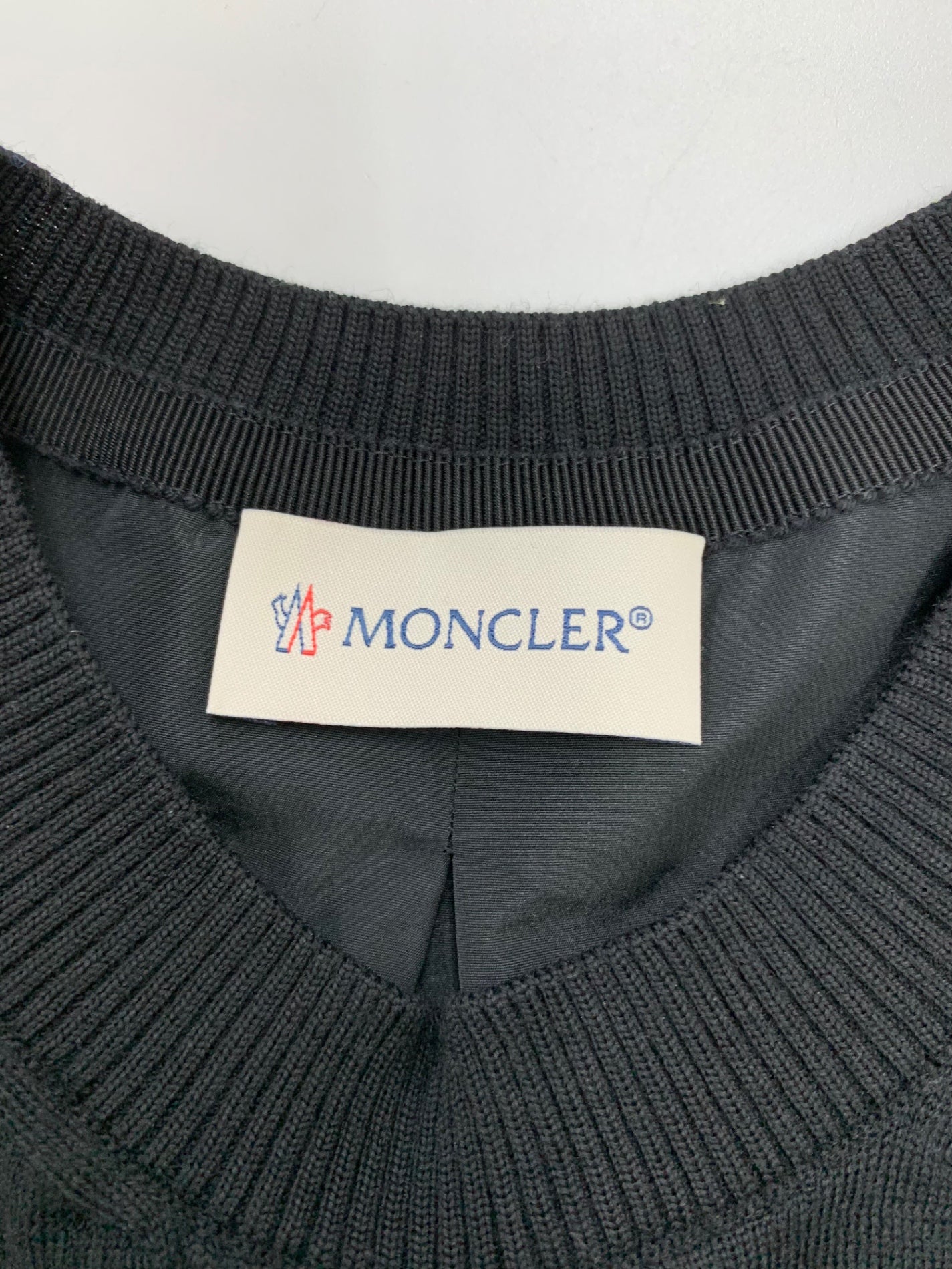 モンクレール GIROCOLLO TRICOT H20939C00010 M1180 セーター S ブラック ニット ナイロン ブラックワッペン ITOU6HXRF494