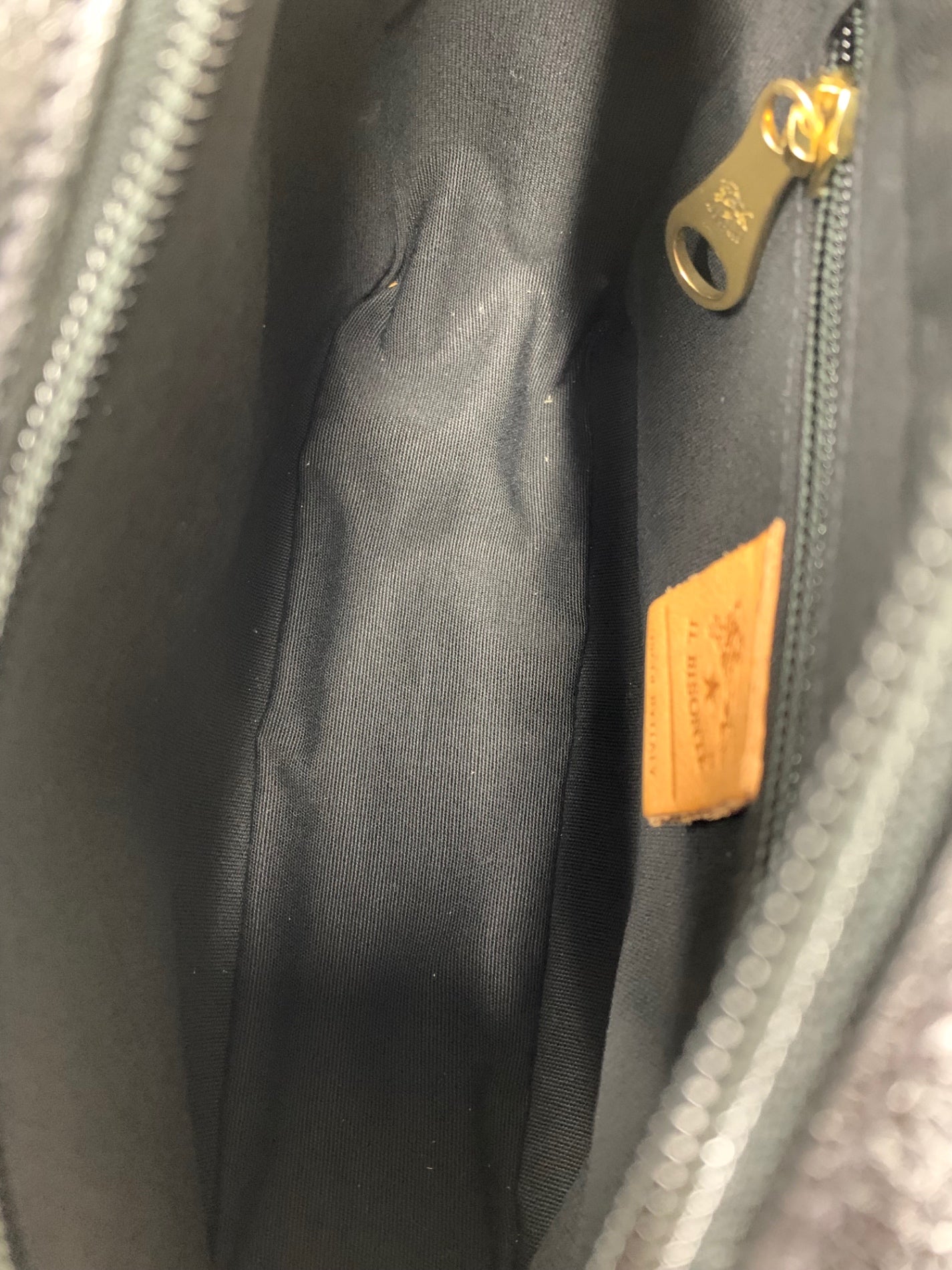 イルビゾンテ ショルダーバッグ ブラック レザー スクエア ゴールド金具 IT5PMIWU0UYO