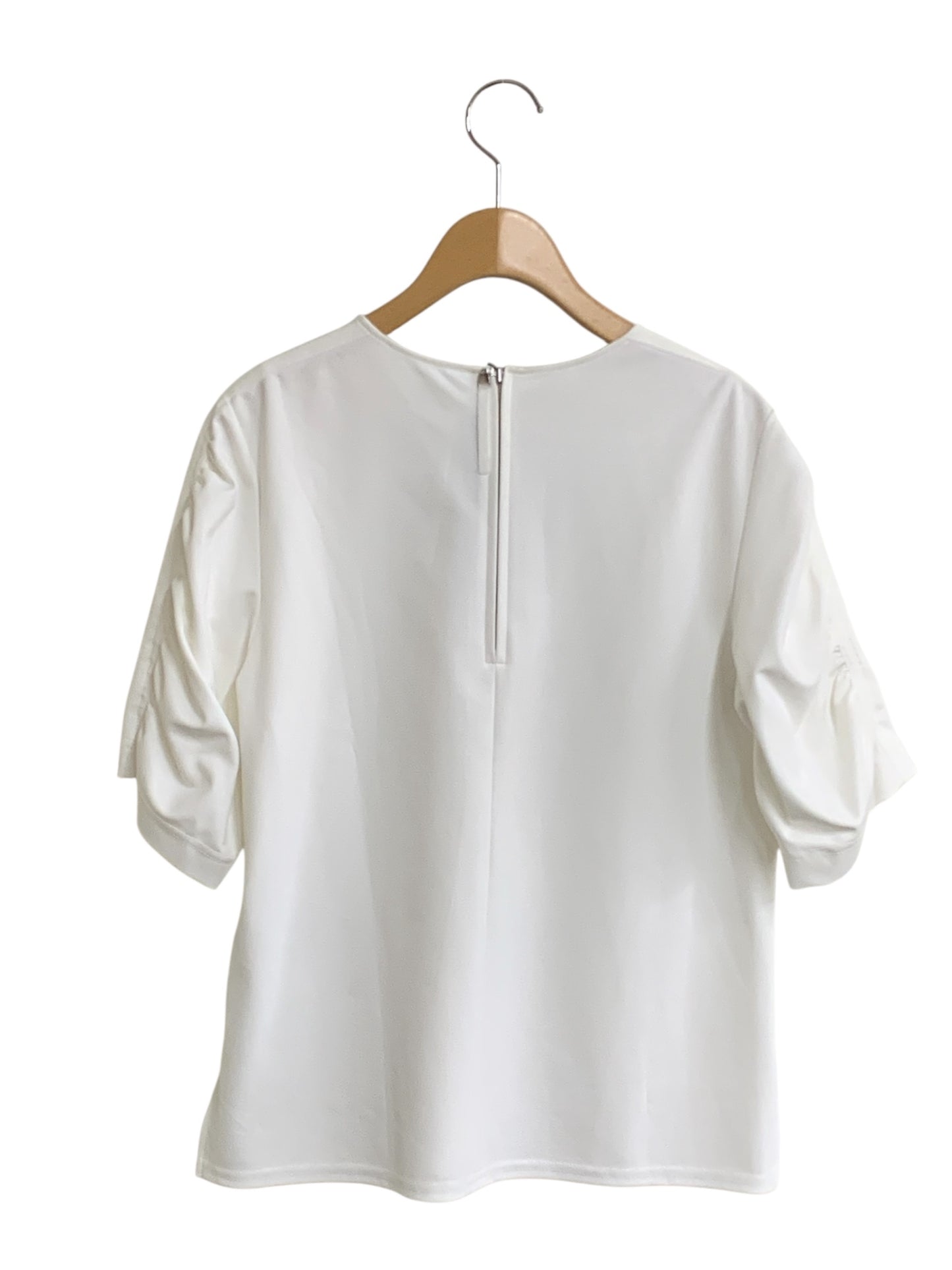 エムプルミエブラック C837-002 プルオーバー 38 ホワイト バックジップ ITFRIKP9WVW0