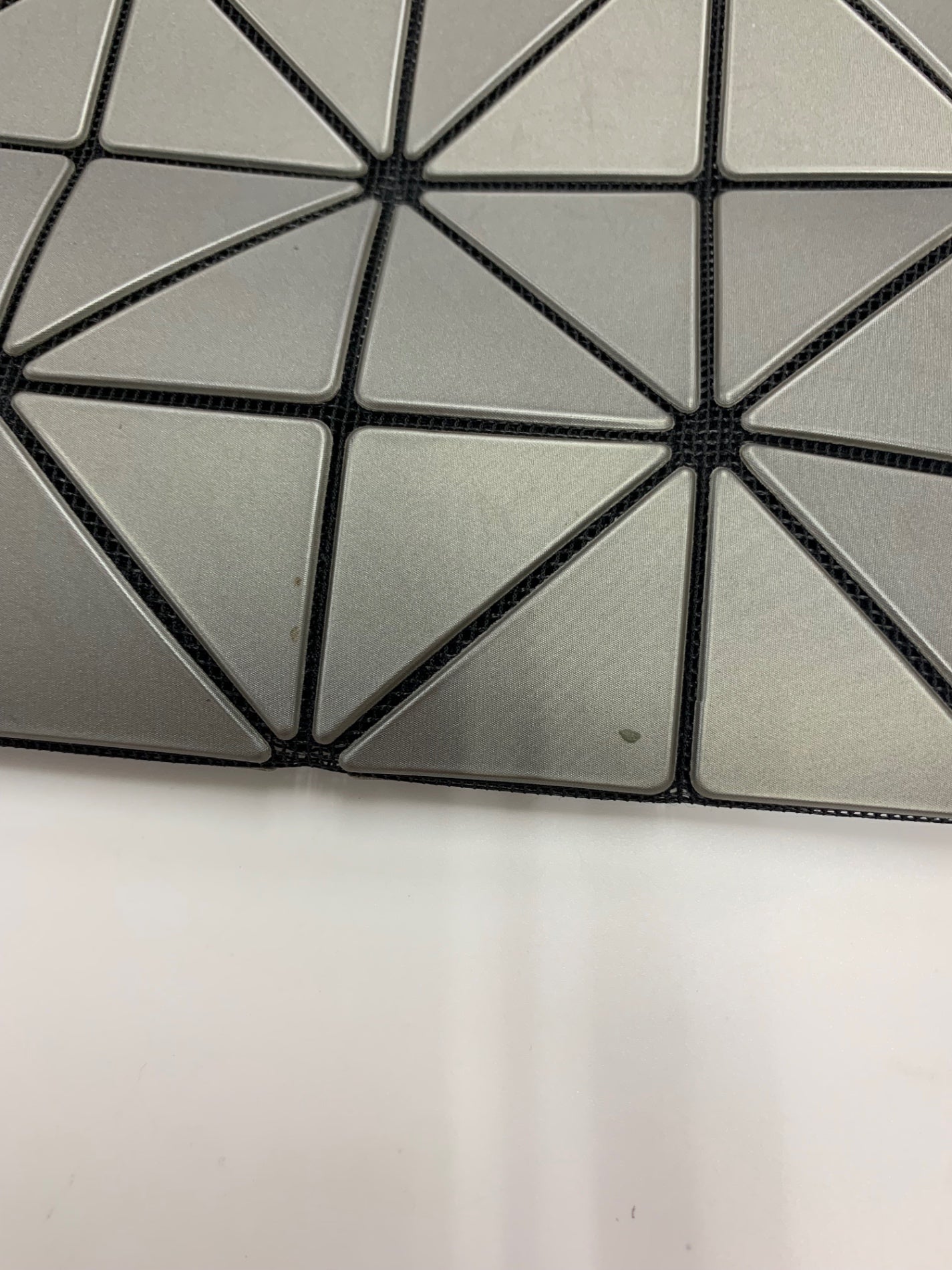 バオバオイッセイミヤケ BB01-AG625 ポーチ チャコール ITQHXYMHTYKO