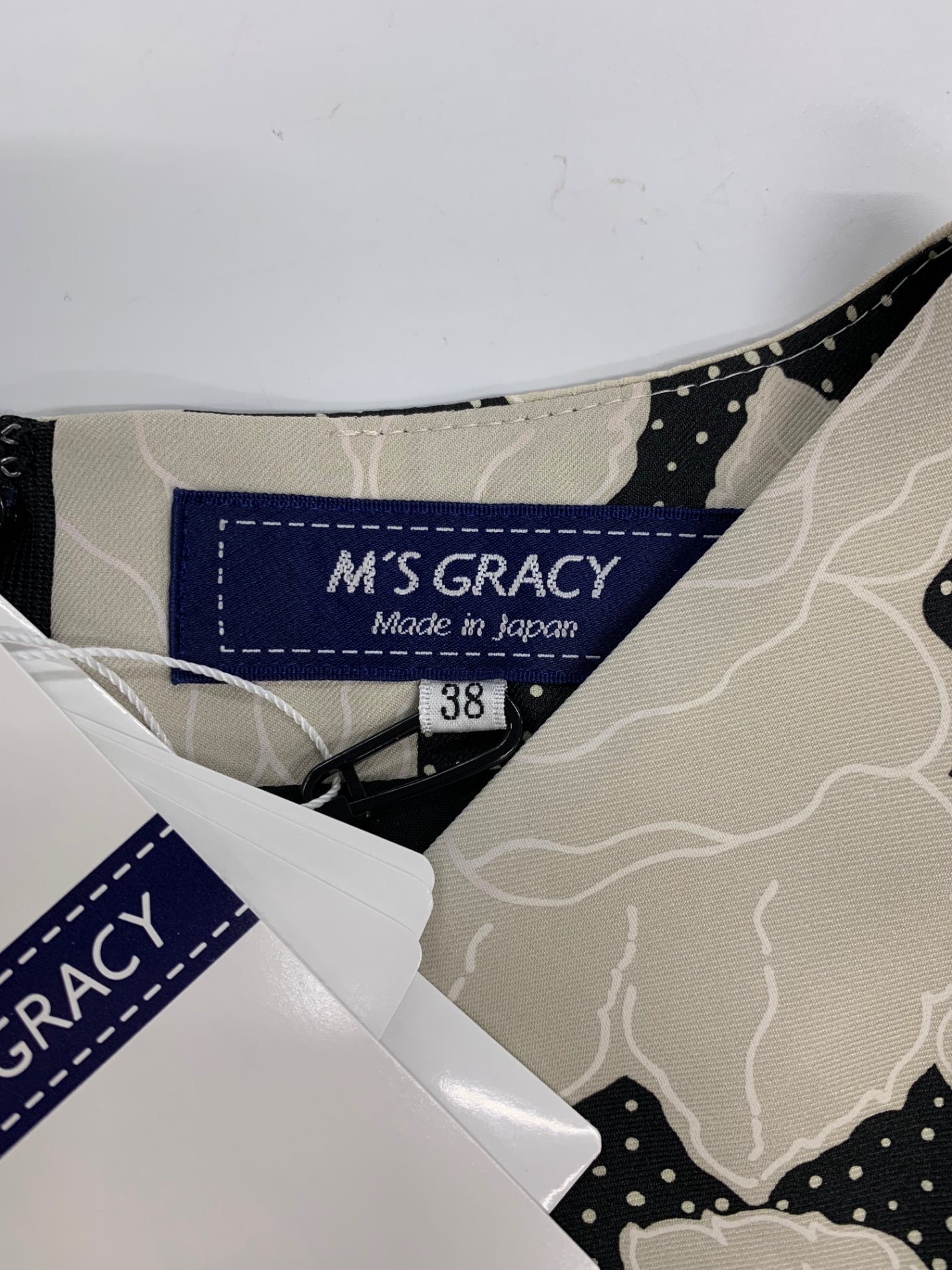 エムズグレイシー ローズプリントカシュクールドレス 011329 ワンピース 38 ベージュ ブラック フラワーモチーフ ITQH5URF4ZCG