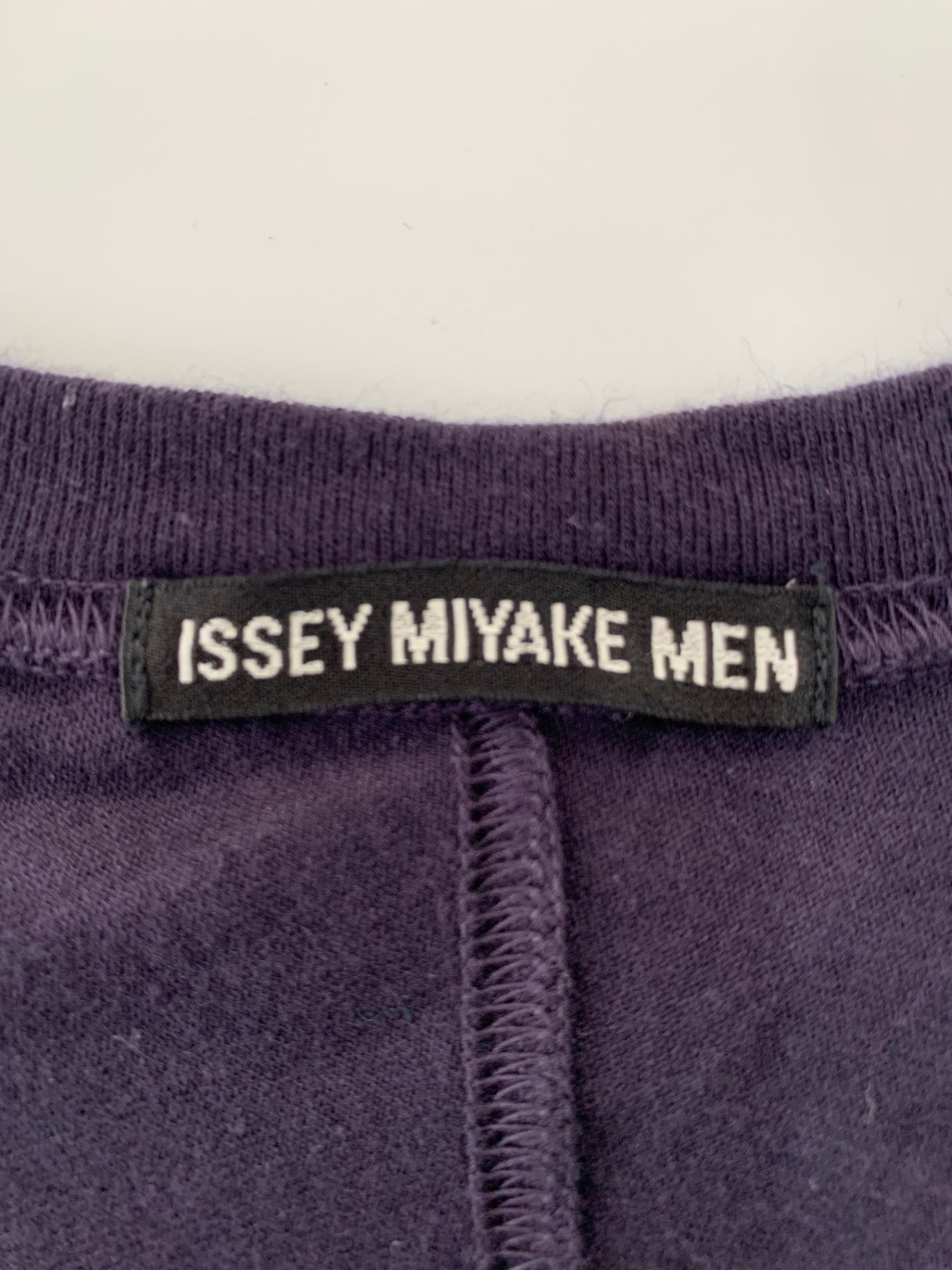 イッセイミヤケメン ME11JK413 Tシャツ M ネイビー Vネック ITQ7FYSIFXLA 【SALE】