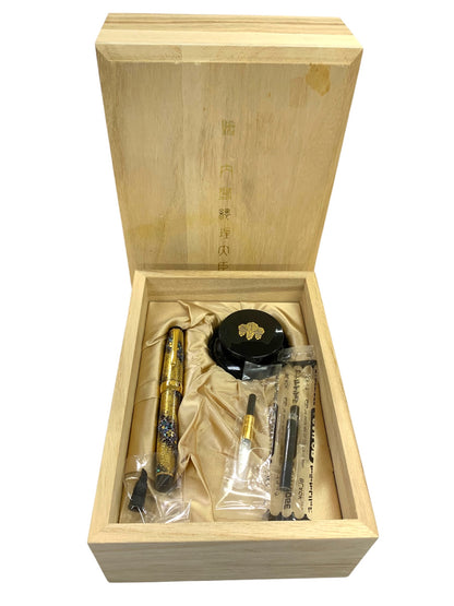 セーラー 万年筆 プロフェッショナルギア 内閣総理大臣特別慰労品 螺鈿蒔絵 桜流れ ゴールド M 21K ITMBT7TOKXGQ