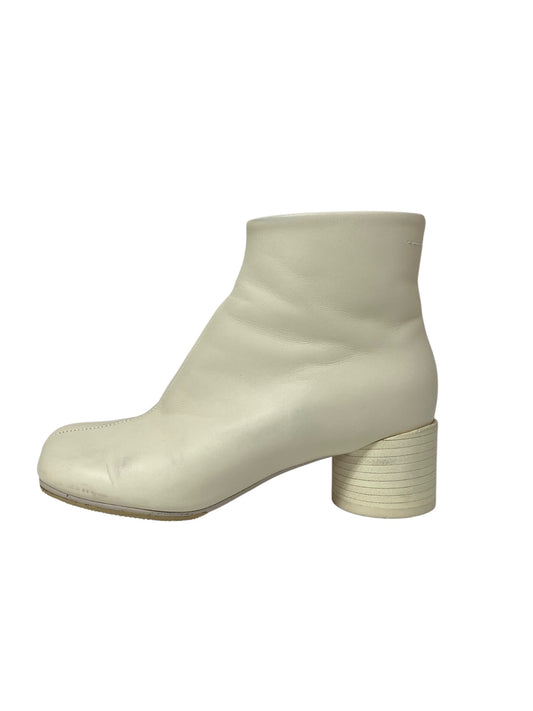 エムエム6メゾンマルジェラ アナトミックアンクルブーツ 36 アイボリー ITSAUV9T89S0 【SALE】