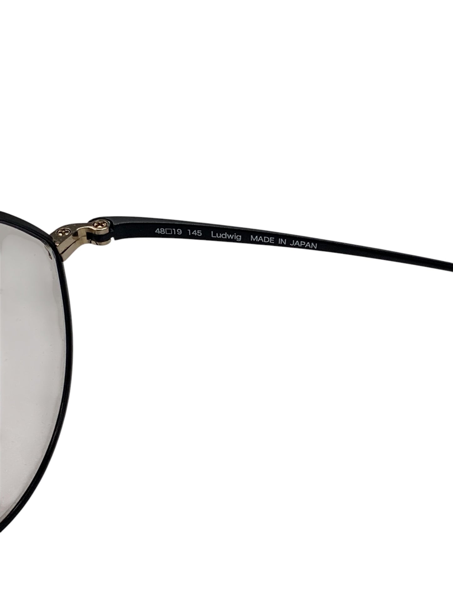 ユウイチトヤマ Ludwig U-148 メガネ ブラック チタンフレーム 台形リム ITDRBG4X9GNE