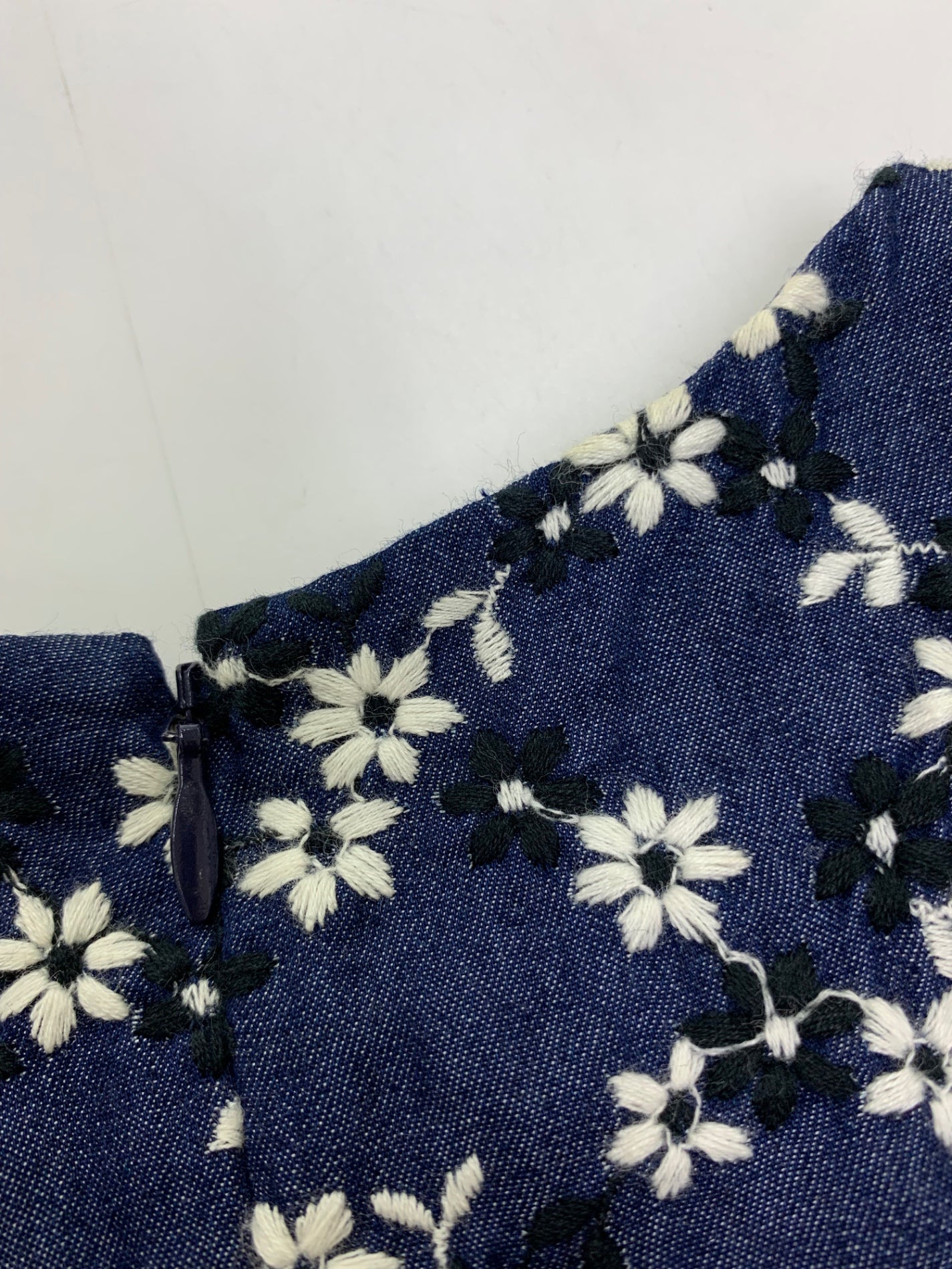 チェスティ 8S533 ワンピース 1 ネイビー フラワー刺繍 ITMJRQ3EOIIS