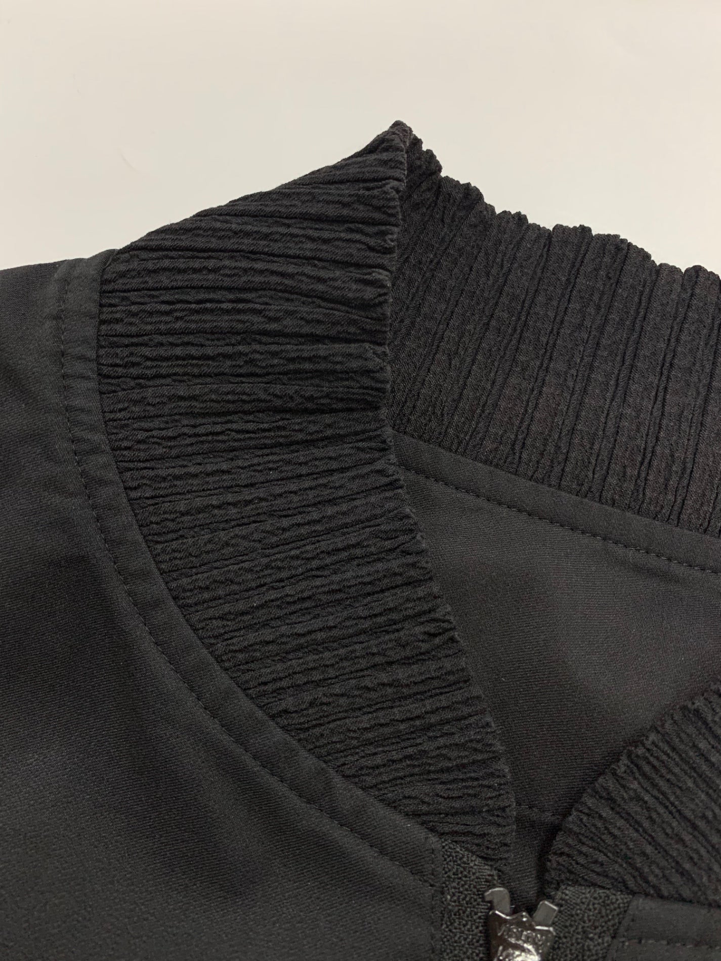 エイポックエイブルイッセイミヤケ TYPE-S BASIC COLORS AT23FC700 ブルゾン 1 ブラック ITGC5ZEMECOS 【SALE】