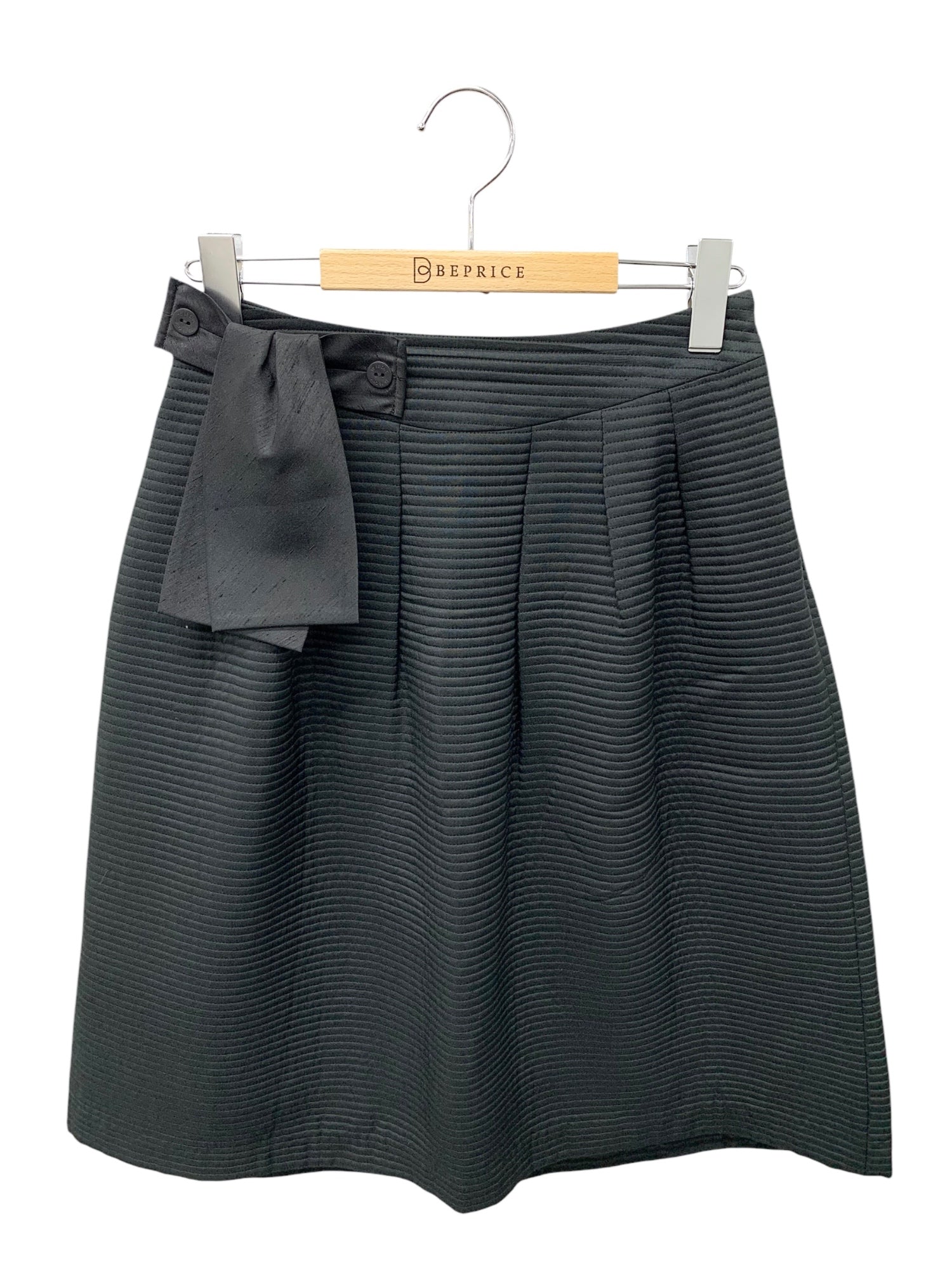 トゥービーシック UFF58-676-09 スカート 38 ブラック ステッチボーダー タック ウエストリボン | 中古ブランド品・古着通販 ...