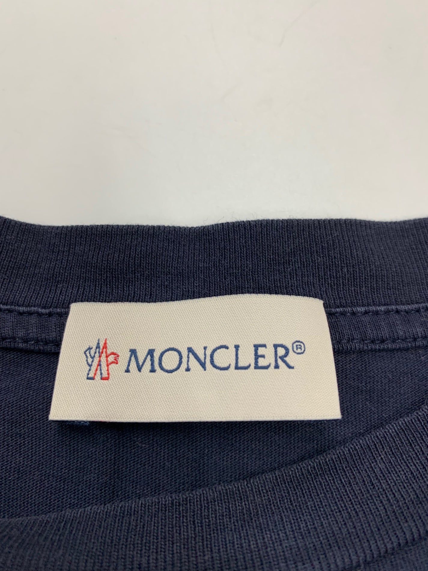 モンクレール I29548C00002 83907 Tシャツ 14A ネイビー ロゴプリント IT0R7GAMQAVJ