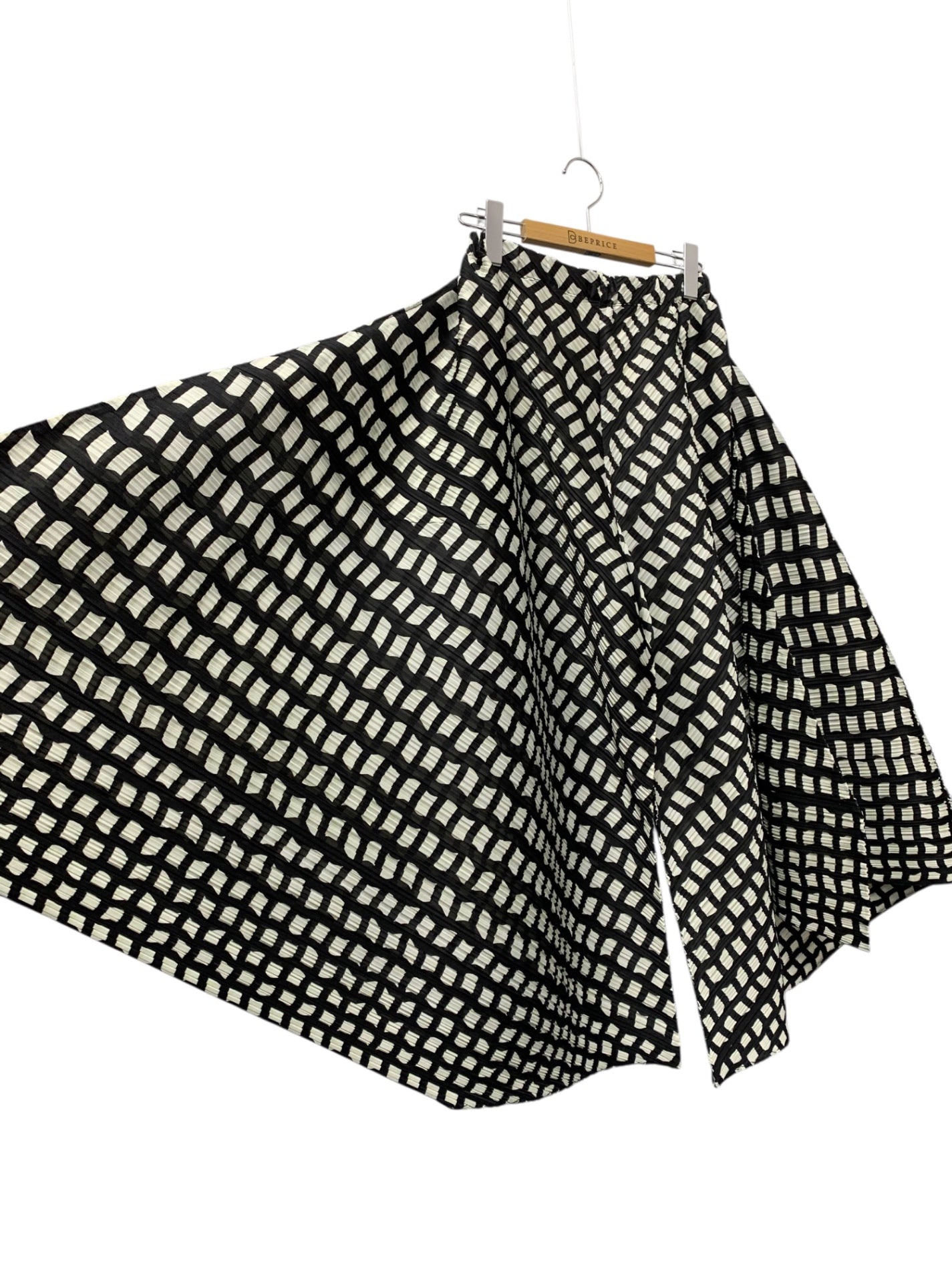 プリーツプリーズイッセイミヤケ PP01-JF682 ワイドパンツ 3 ブラック 20SS ルックブック掲載品 ITOHEYAL0VKI