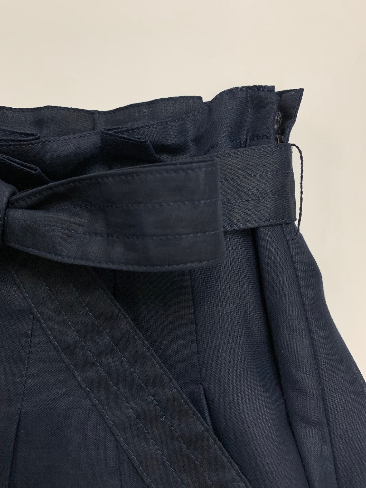 エムズグレイシー 927345 スカート 38 ネイビー タックフレア IT2Y8O75B23C 【SALE】